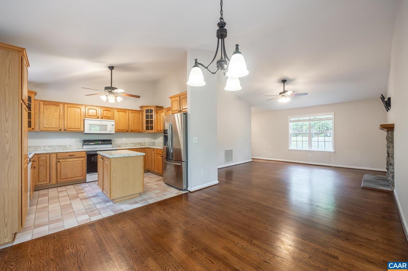 22 Hopi Way, Bybee VA  22963-3164 exterior