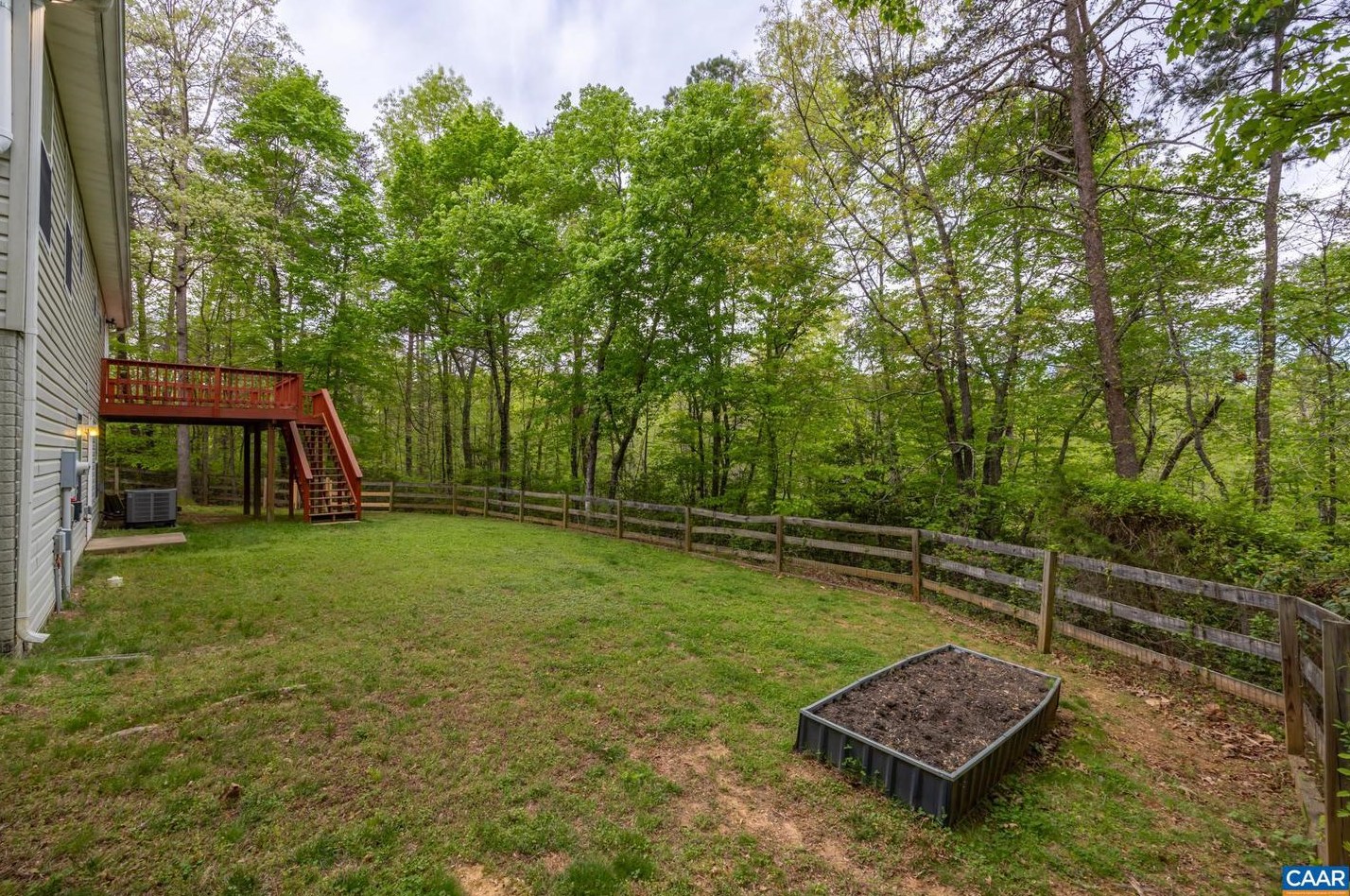 22 Hopi Way, Bybee VA  22963-3164 exterior