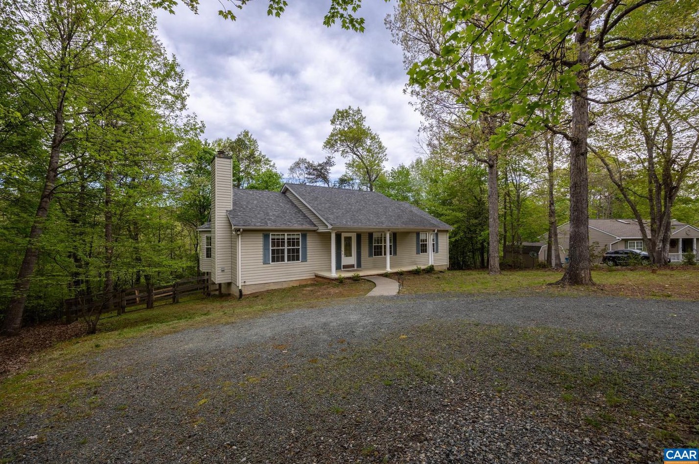 22 Hopi Way, Bybee, VA 22963