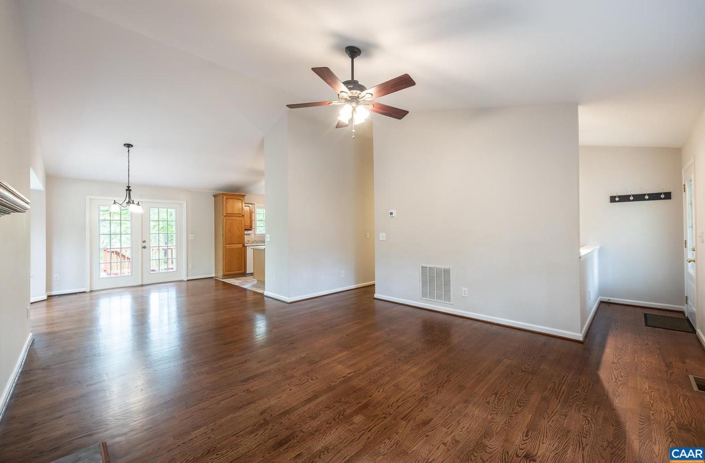 22 Hopi Way, Bybee VA  22963-3164 exterior