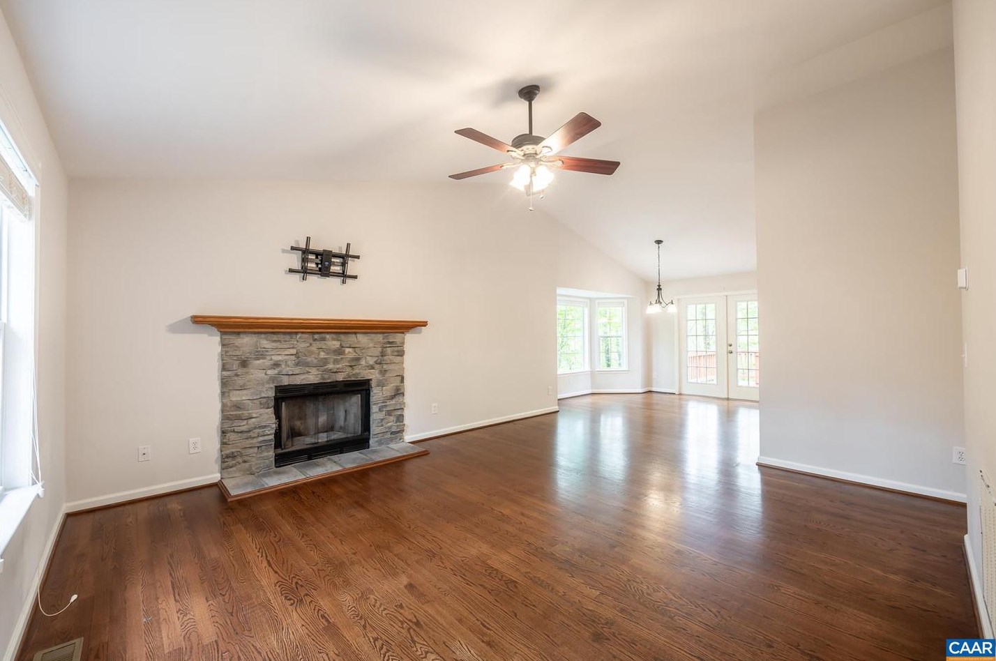 22 Hopi Way, Bybee VA  22963-3164 exterior