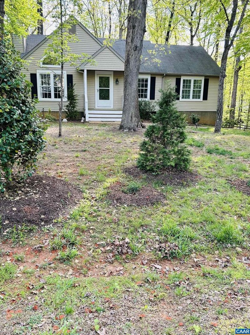 12 Albano Ct, Bybee, VA 22963-2614