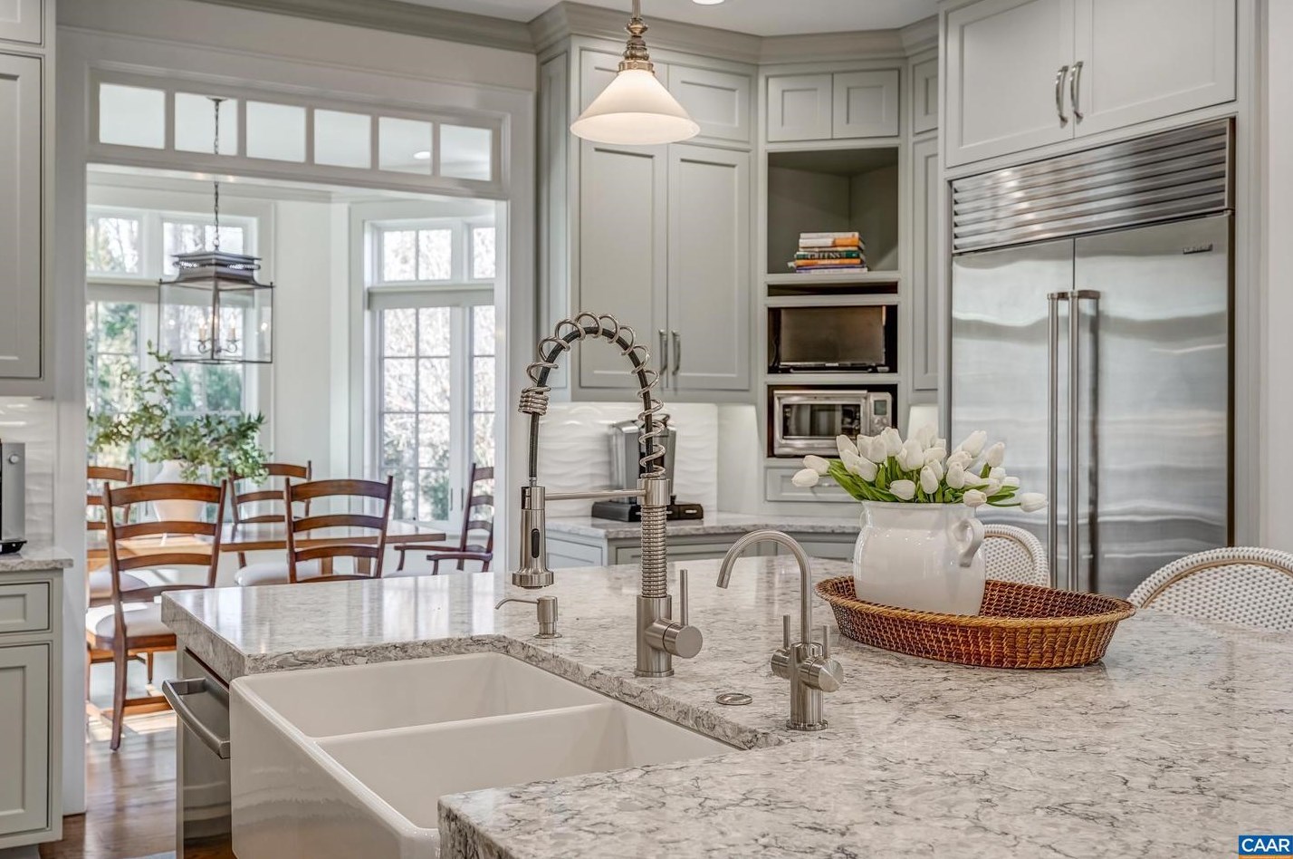 1118 Club Dr, Keswick VA 22947-2613 exterior