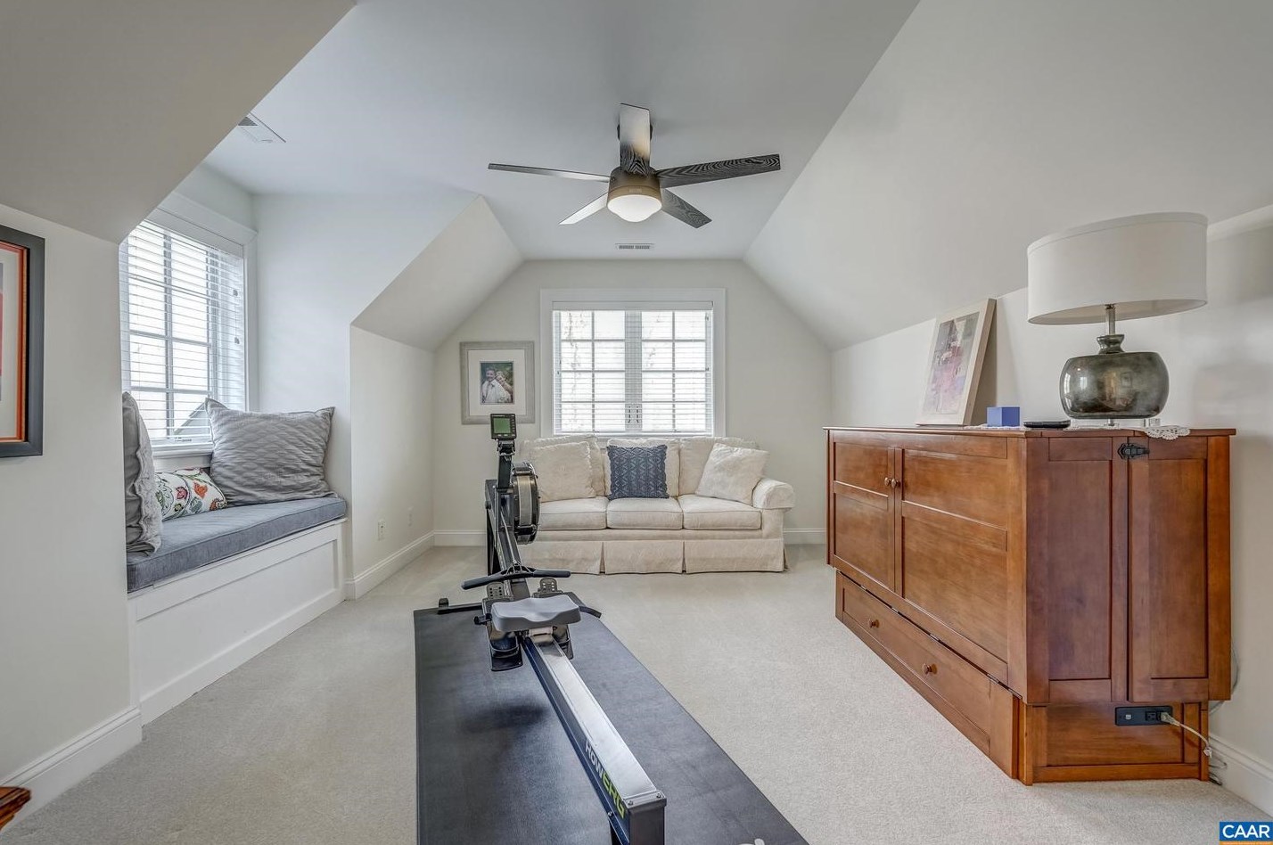 1118 Club Dr, Keswick VA 22947-2613 exterior