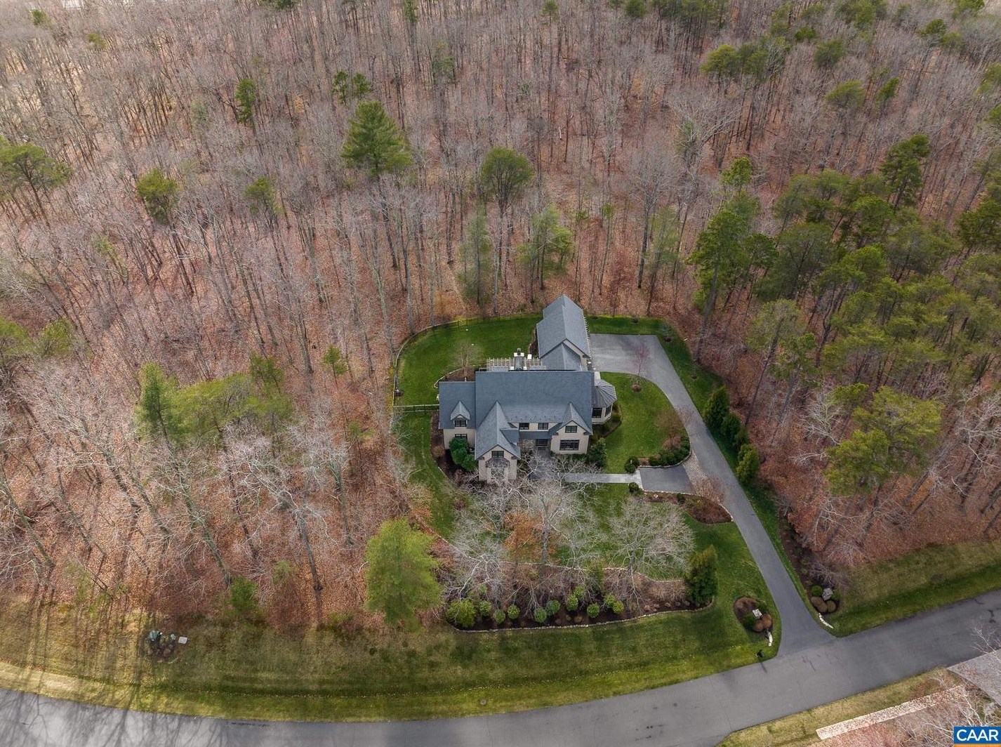 1118 Club Dr, Keswick VA 22947-2613 exterior