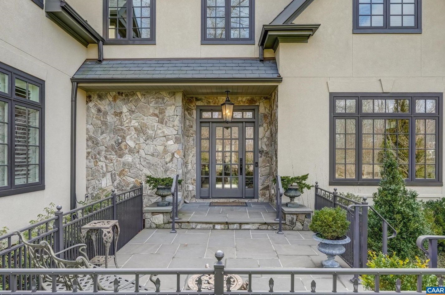 1118 Club Dr, Keswick VA 22947-2613 exterior