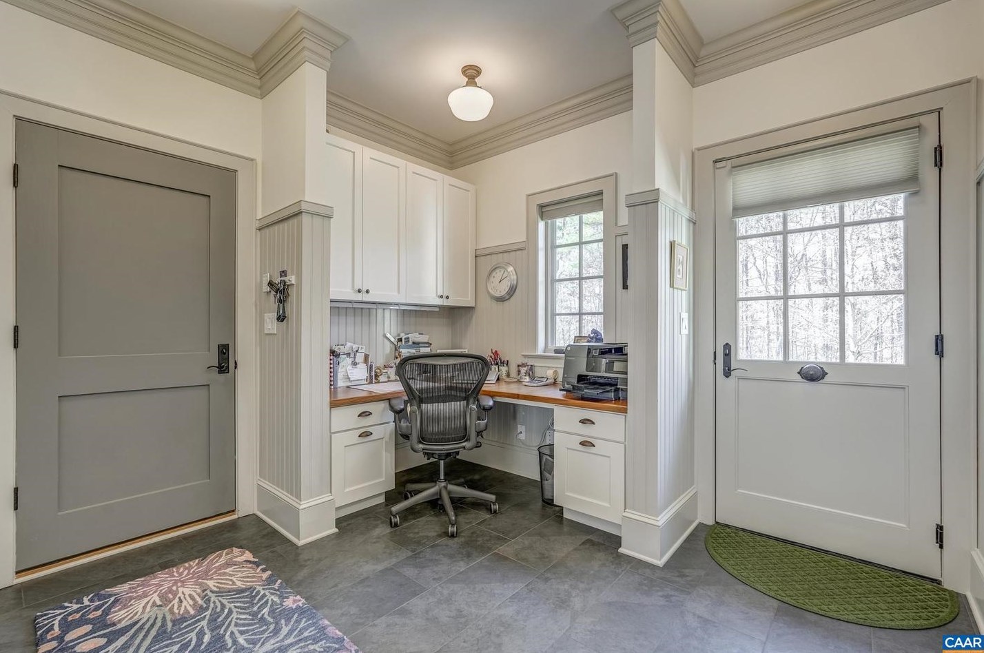 1118 Club Dr, Keswick VA 22947-2613 exterior