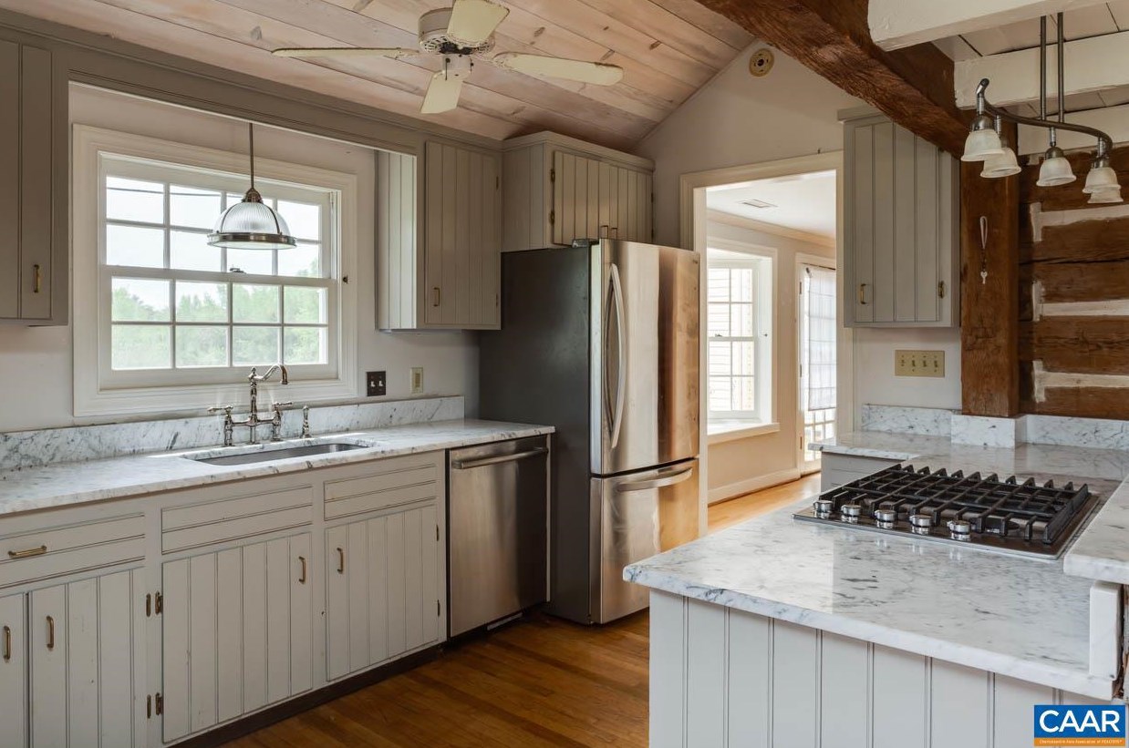 1522 Oak Hill Ln, Bybee, VA 22963