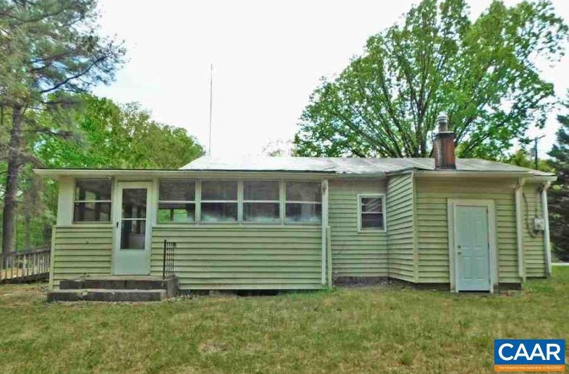 7060 Fredericks Hall Rd, Mineral, VA 23117
