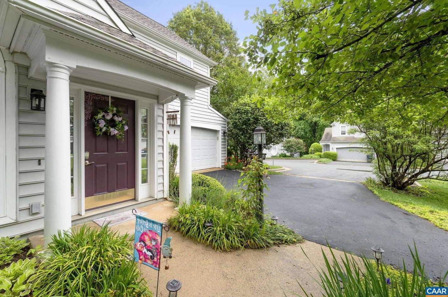 982 Pintail Ln, Charlottesville, VA 22903-9620
