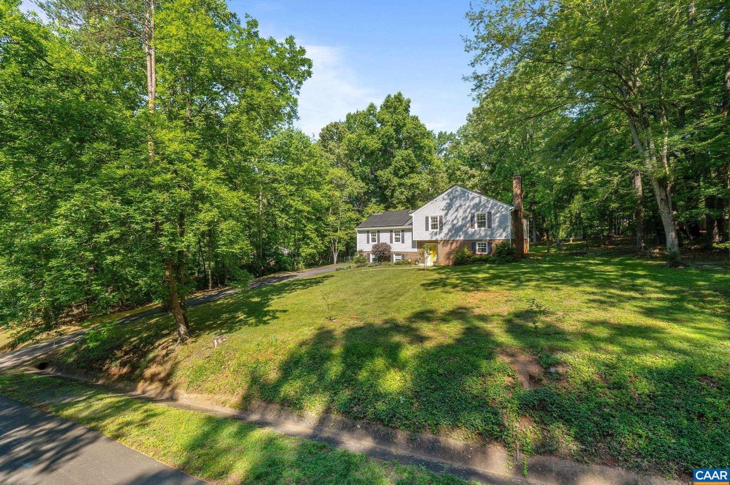 2495 Kimbrough Cir, Charlottesville, VA 22901-9591