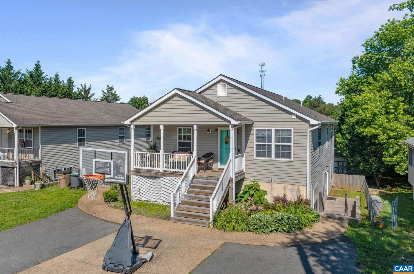 1419 Burgess Ln, Charlottesville, VA 22902-5403