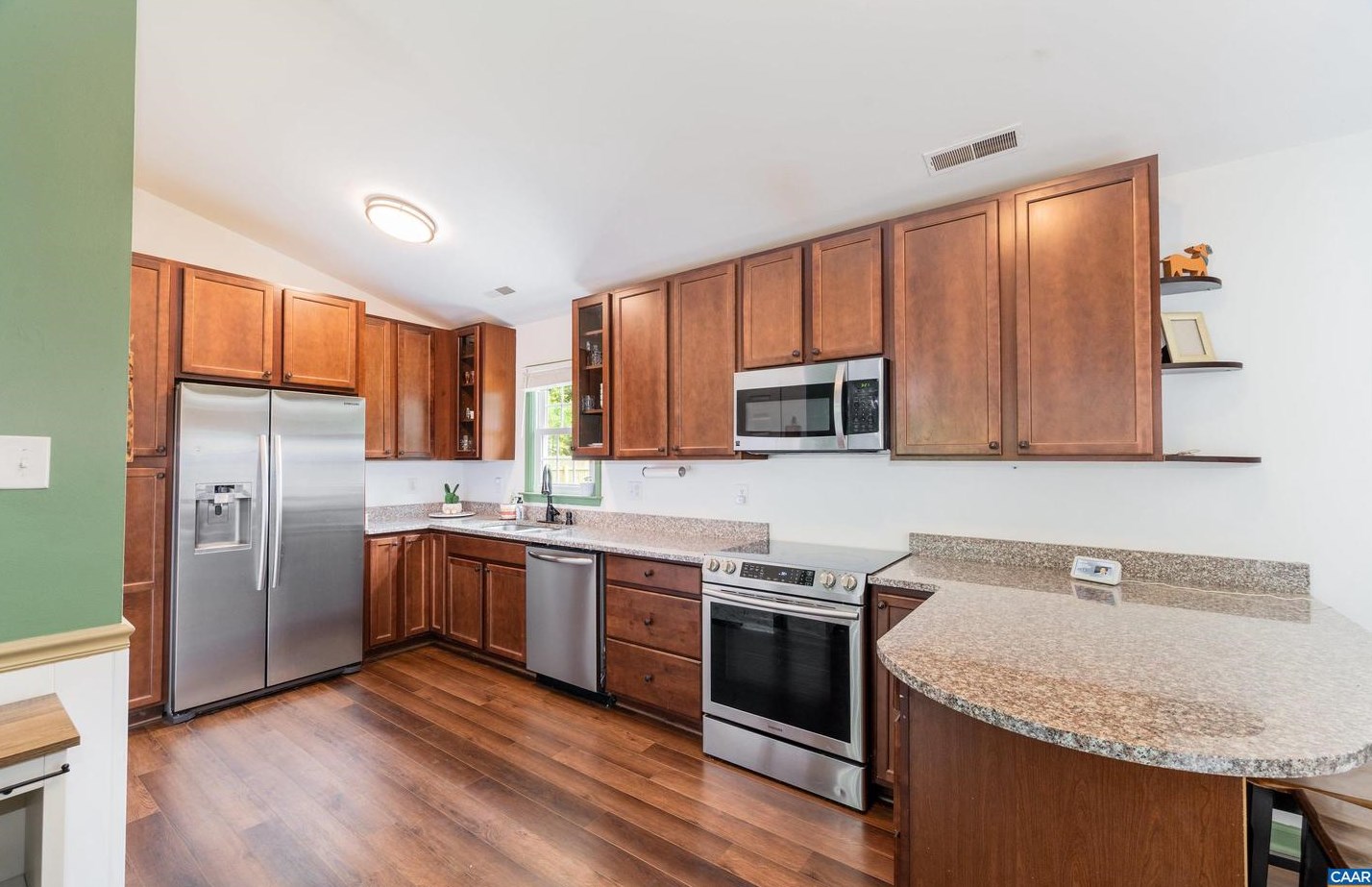 71 Blue Bell Rd, Ruckersville, VA 22968