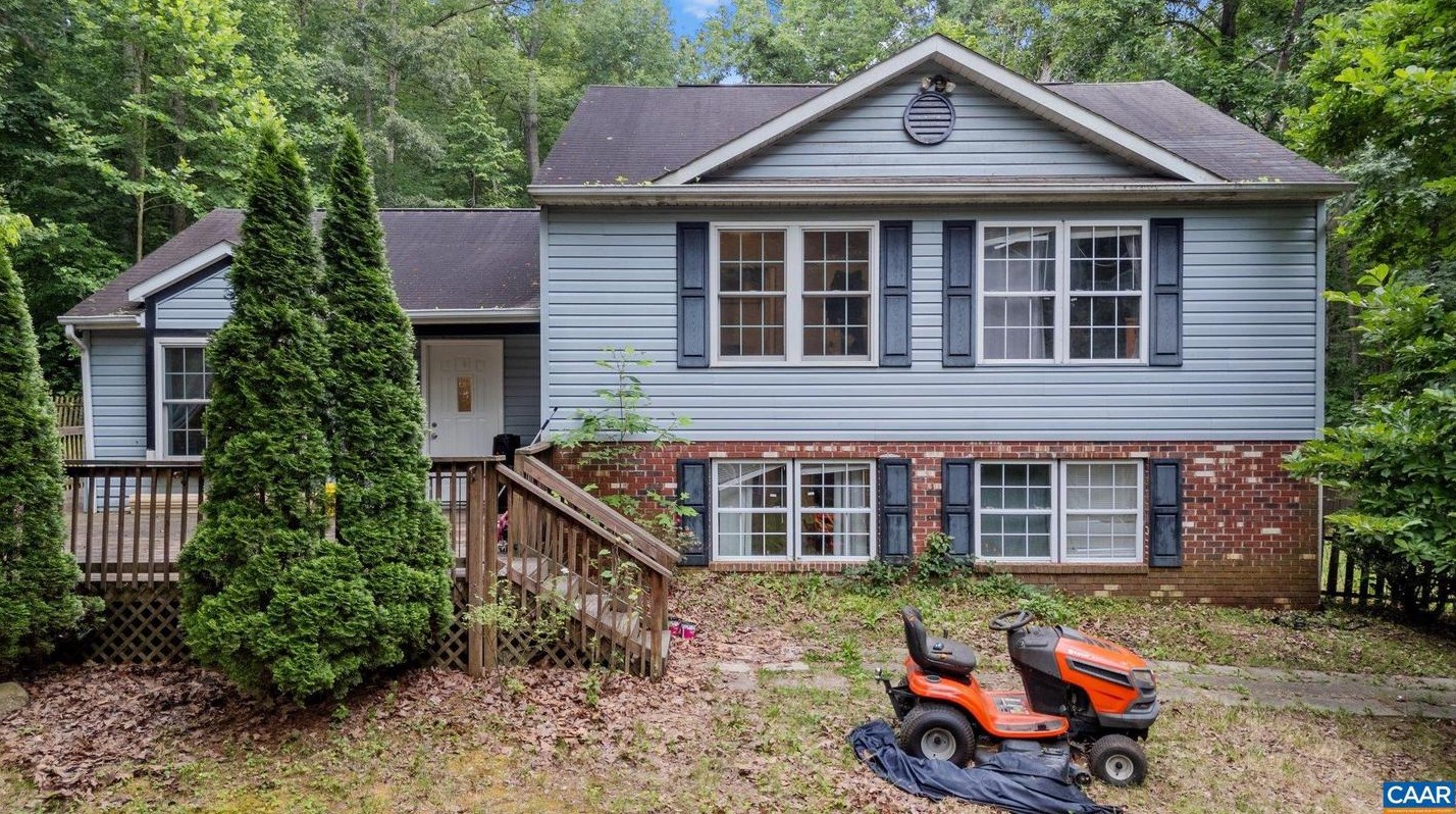 123 Ash Rd, Louisa, VA 23093