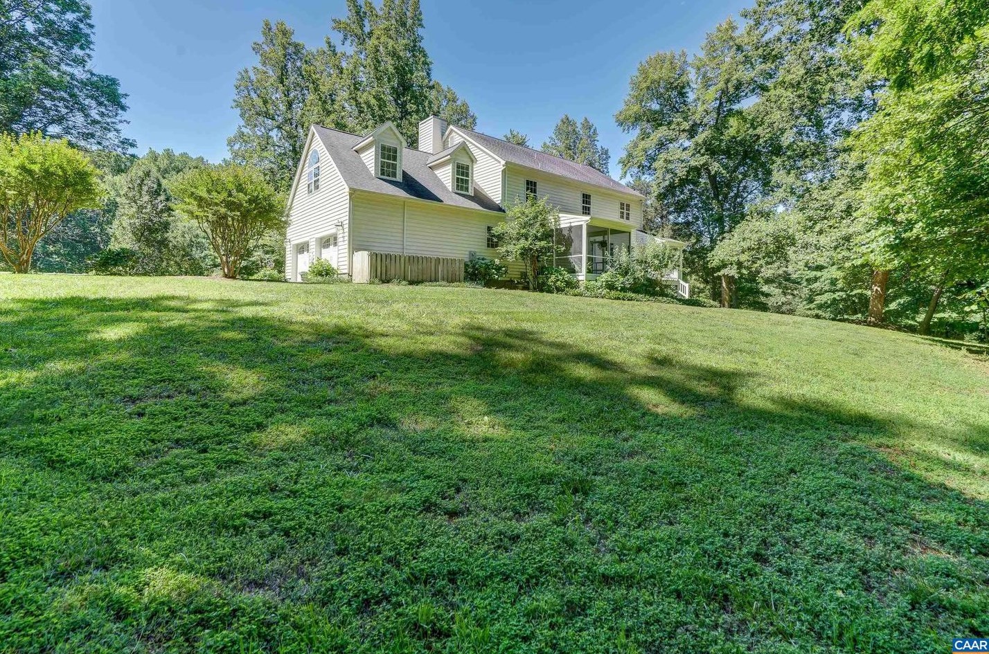 2444 Maple Ridge Dr, Charlottesville, VA 22911