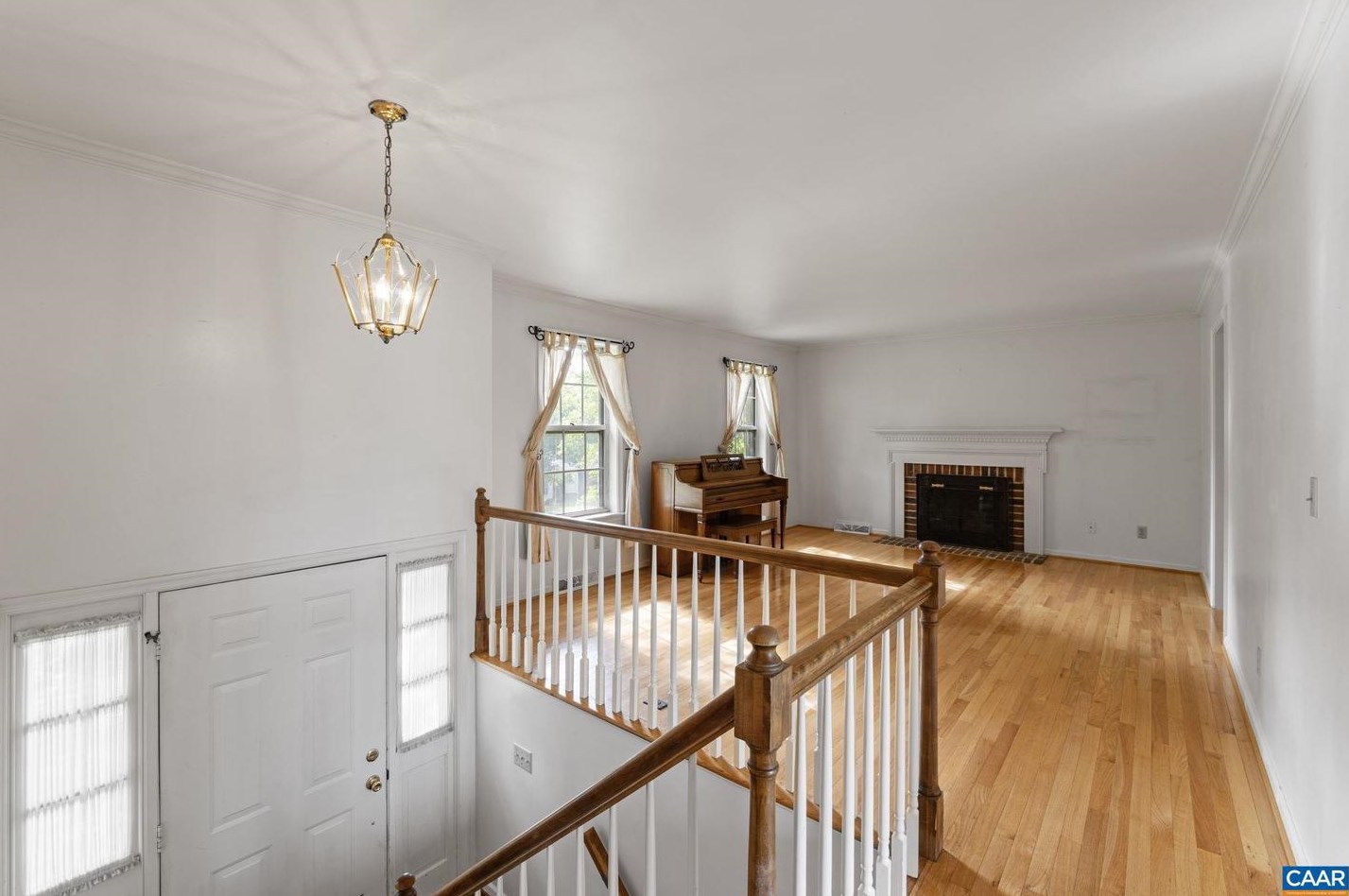 1690 Sourwood Pl, Charlottesville, VA 22911-7424