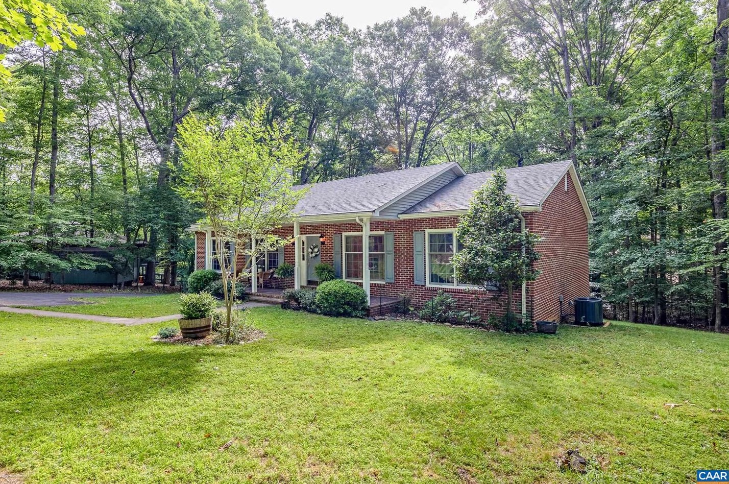 3 Condor Rd, Bybee, VA 22963