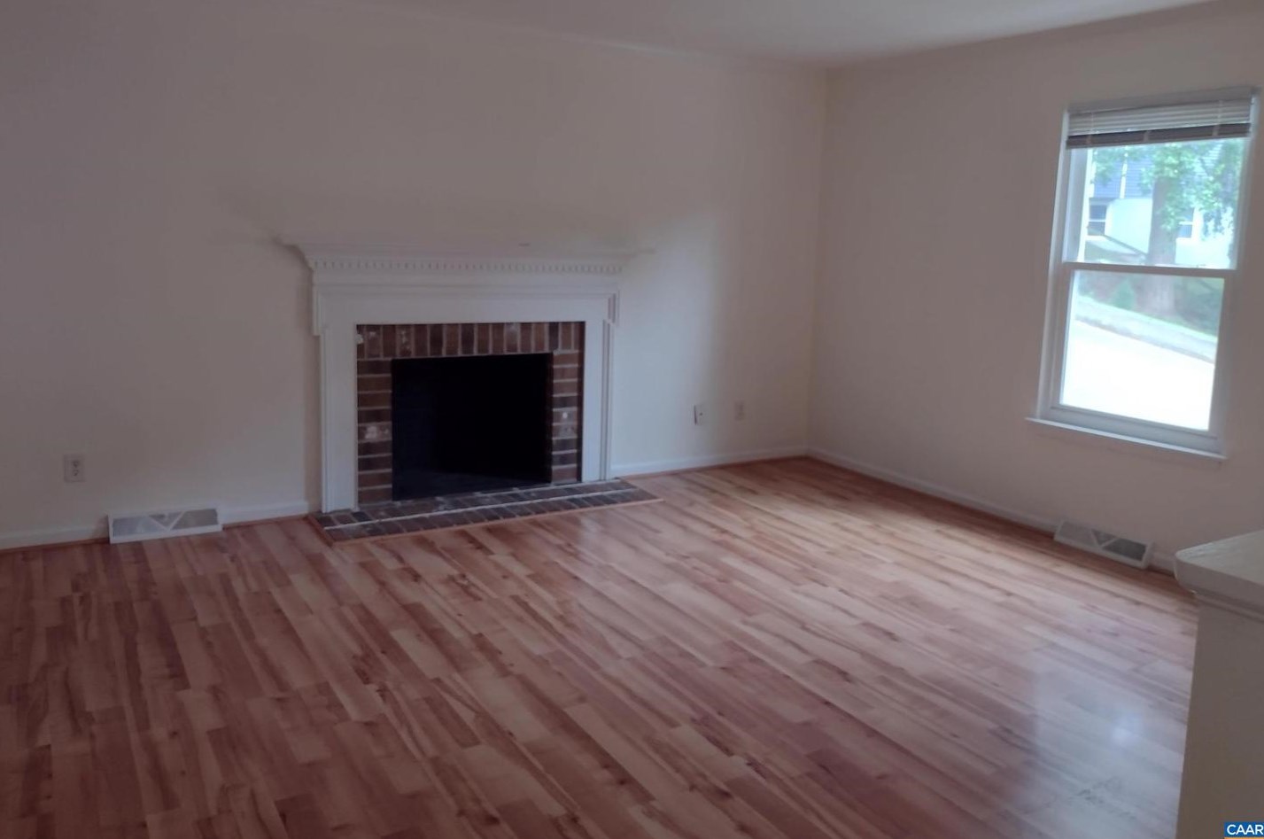 390 Wildwood Ct, Charlottesville, VA 22901