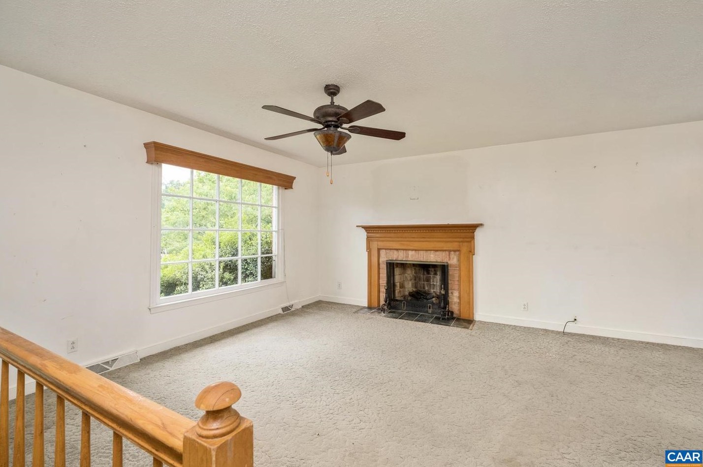 3590 Pinewood Dr, Keswick, VA 22947-9328