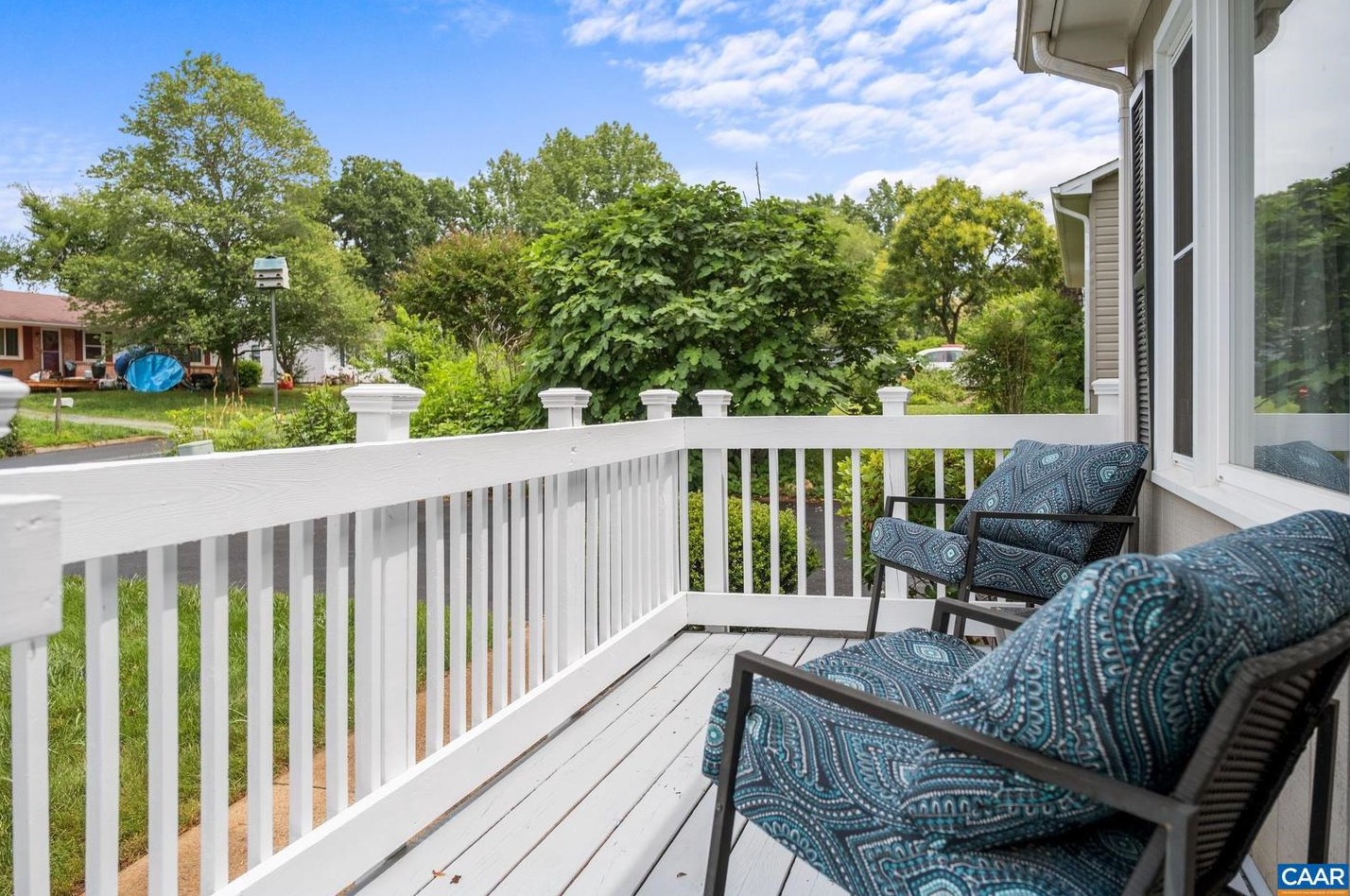 527 Jester Ln, Charlottesville, VA 22911-8325