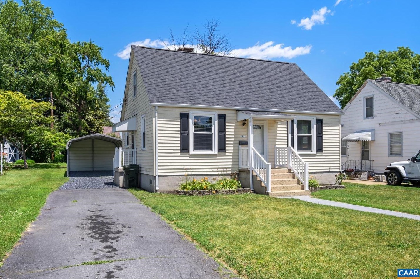 1421 Ohio St, Waynesboro, VA 22980-2427