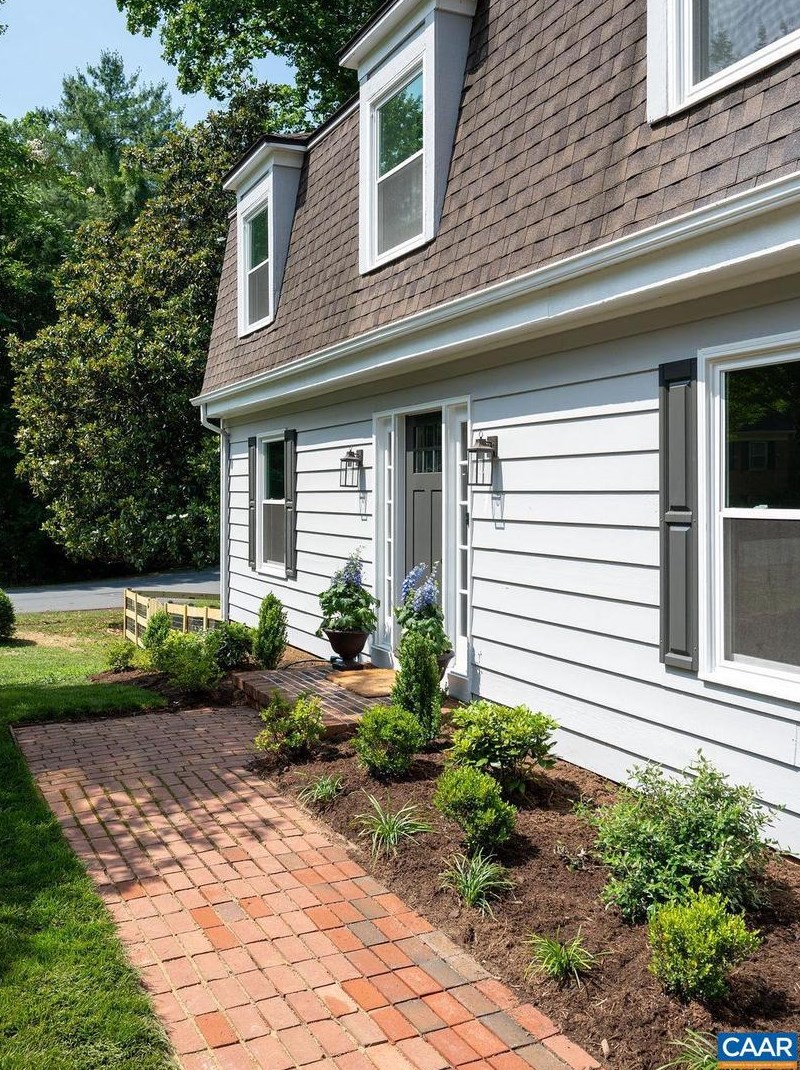101 Vicar Ct, Charlottesville, VA 22901-2227