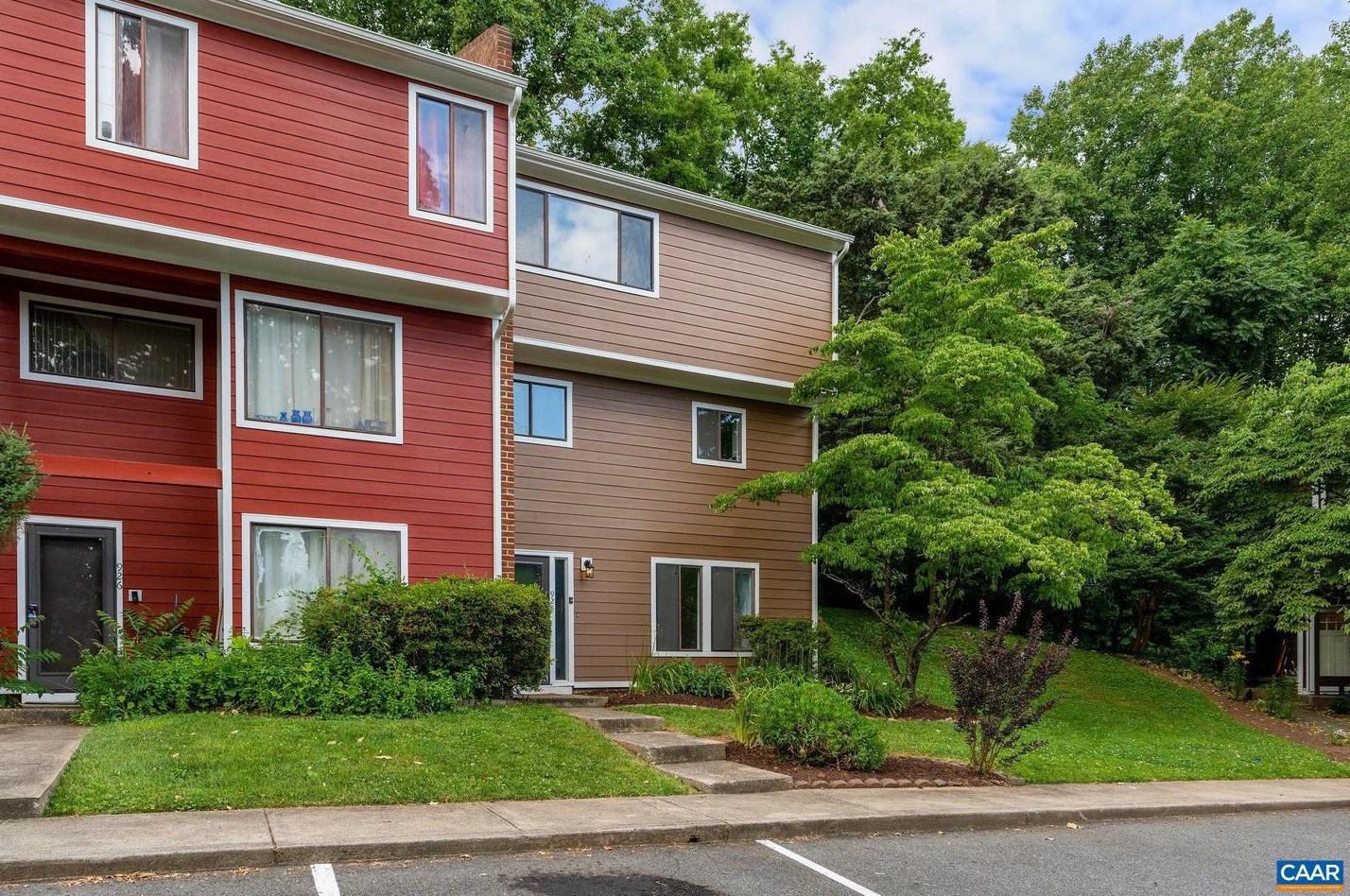 928 Prescelly Pl, Charlottesville, VA 22901