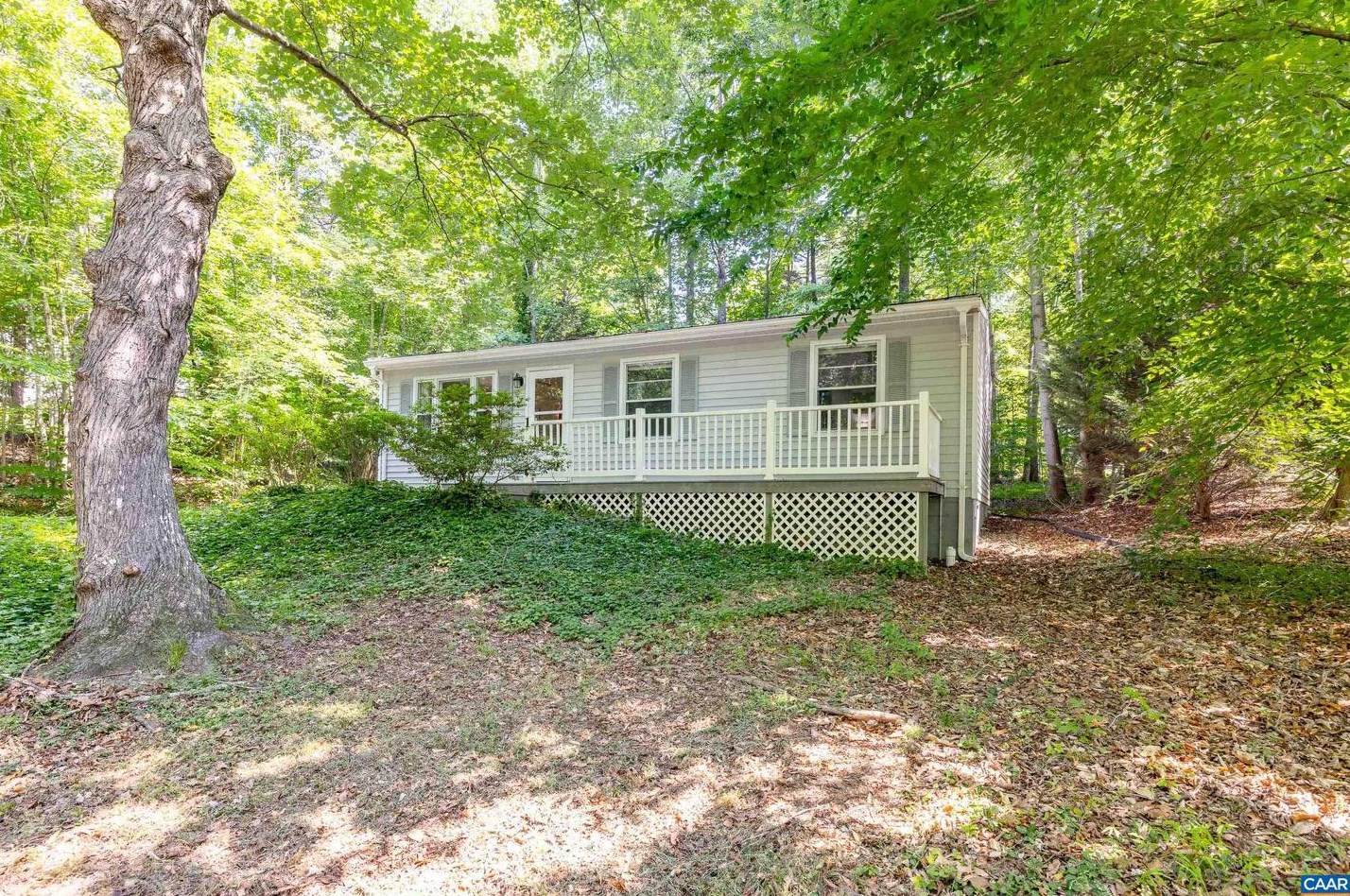 1 Inlet Cir, Bybee, VA 22963