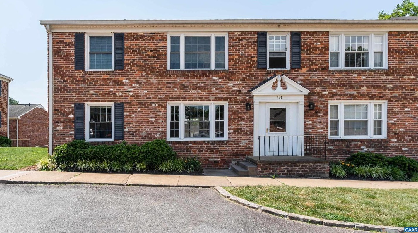 134 Hessian Hills Cir, Charlottesville VA  22901-2531 exterior