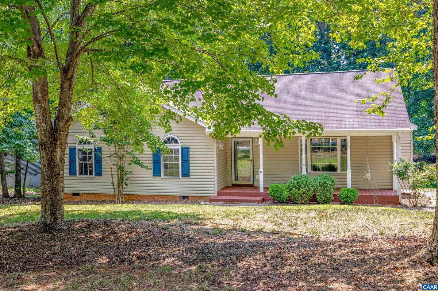 11 Rockwood Ln, Bybee, VA 22963