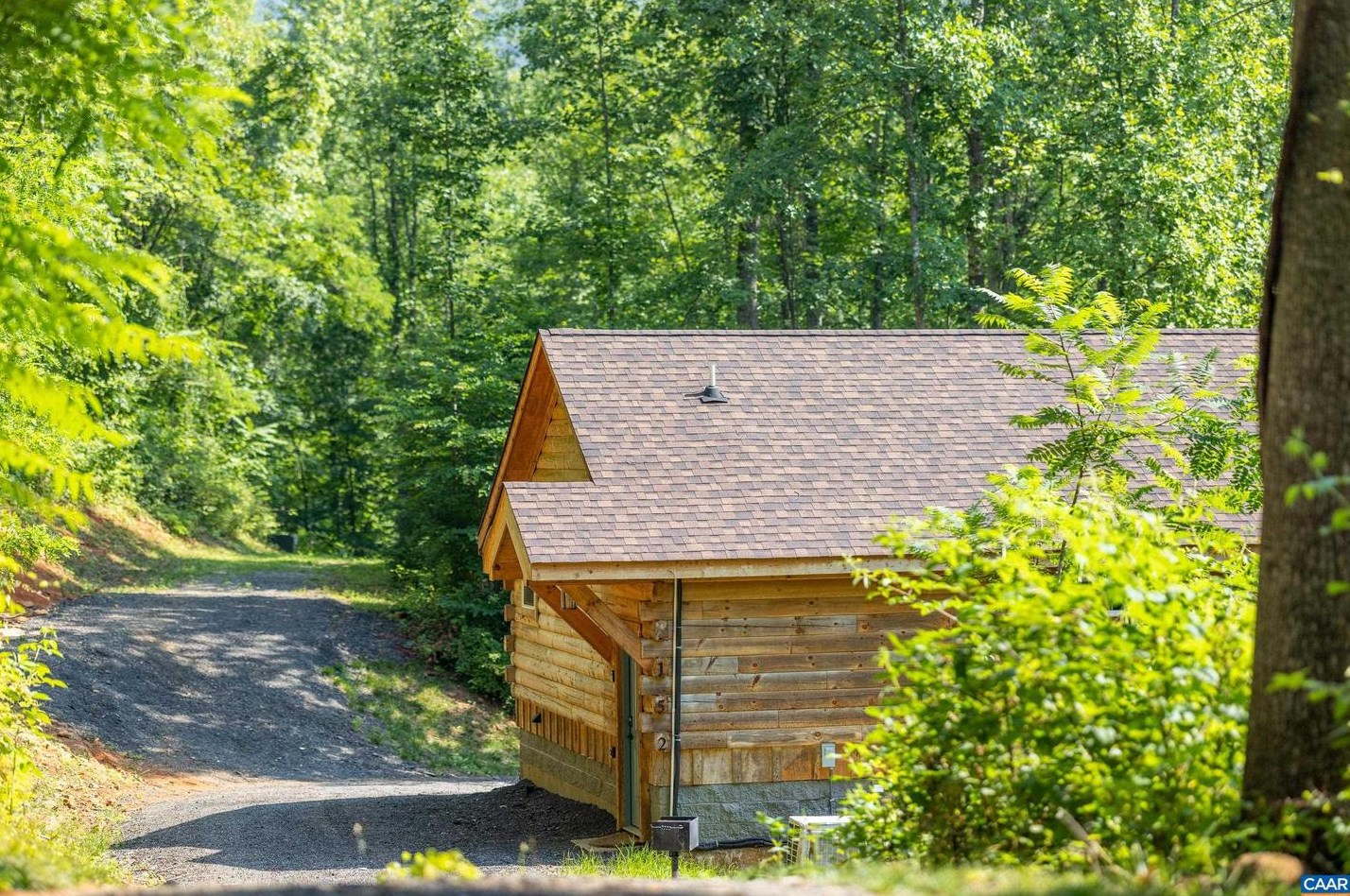 152 Mae Dr, Stanardsville, VA 22973