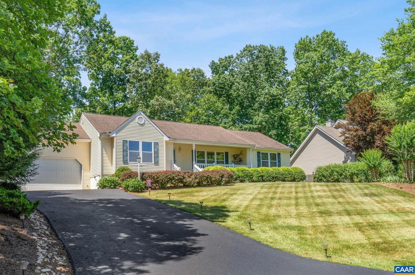 4 Ashton Rd, Bybee, VA 22963