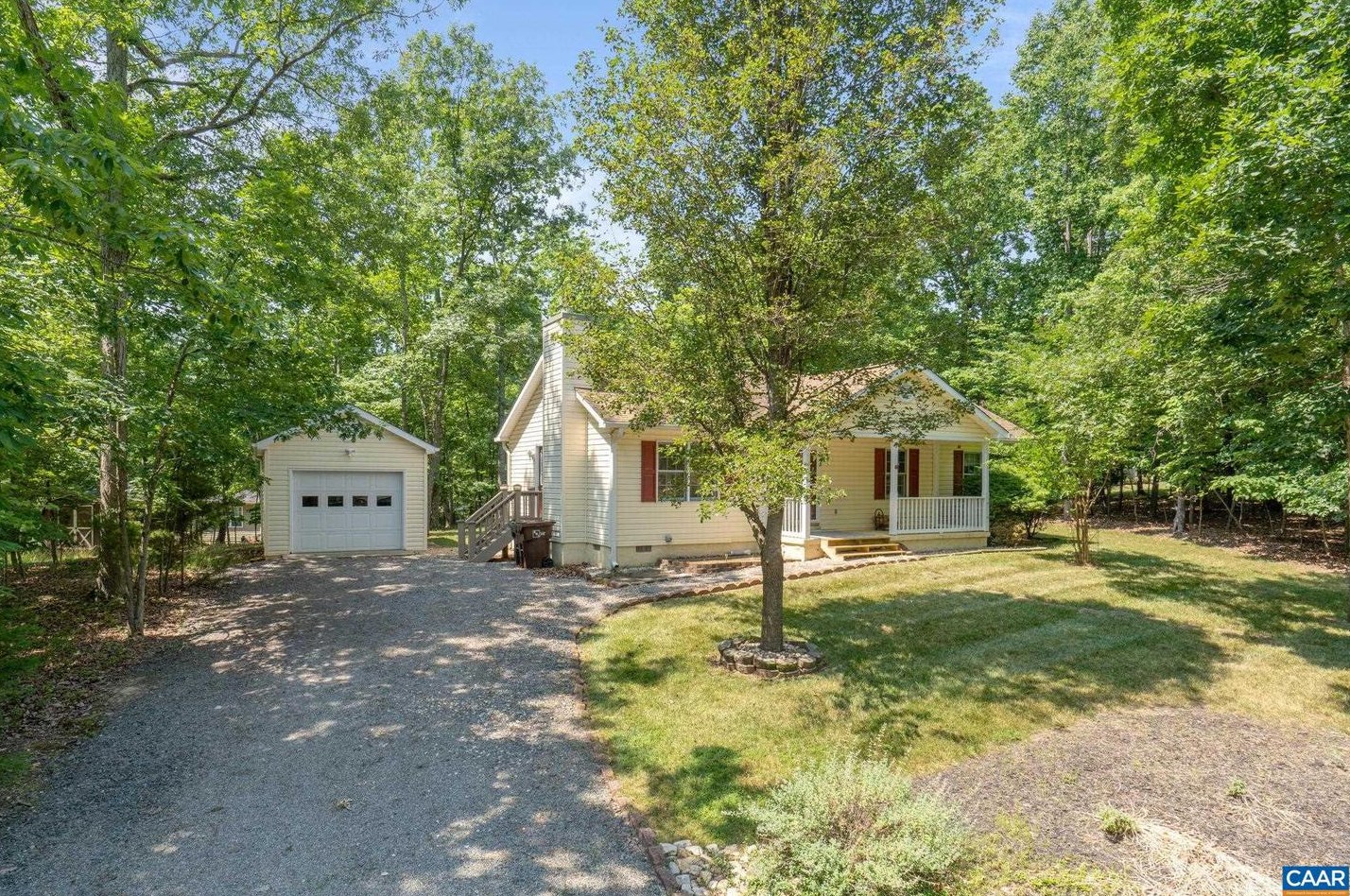 10 Austin Dr, Bybee, VA 22963