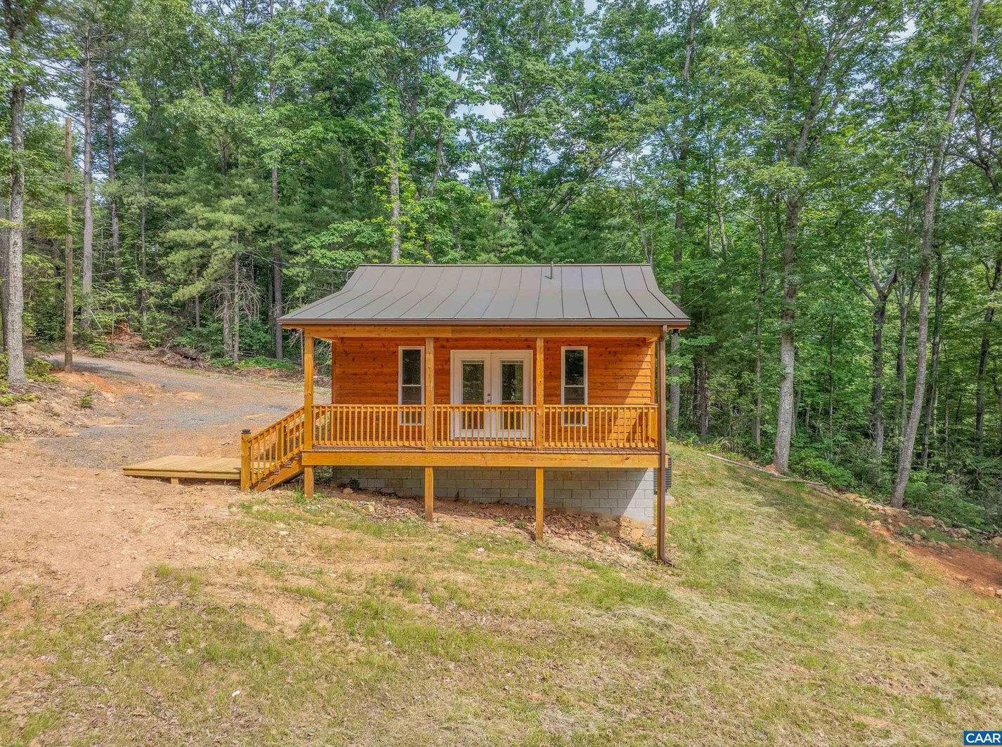596 Red Bird Dr, Stanardsville, VA 22973