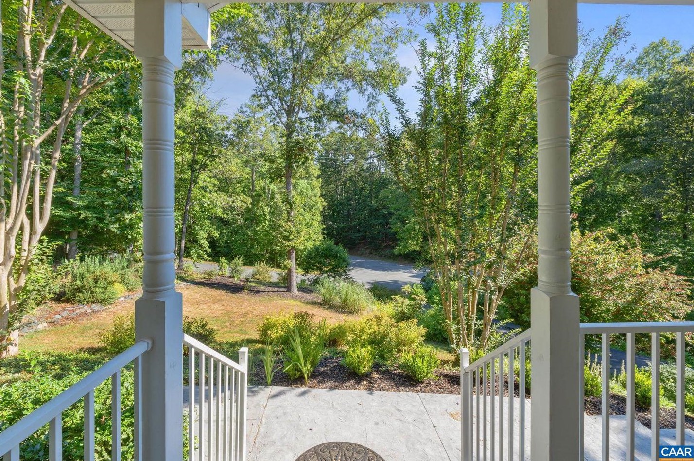 43 Lafayette Dr, Bybee, VA 22963