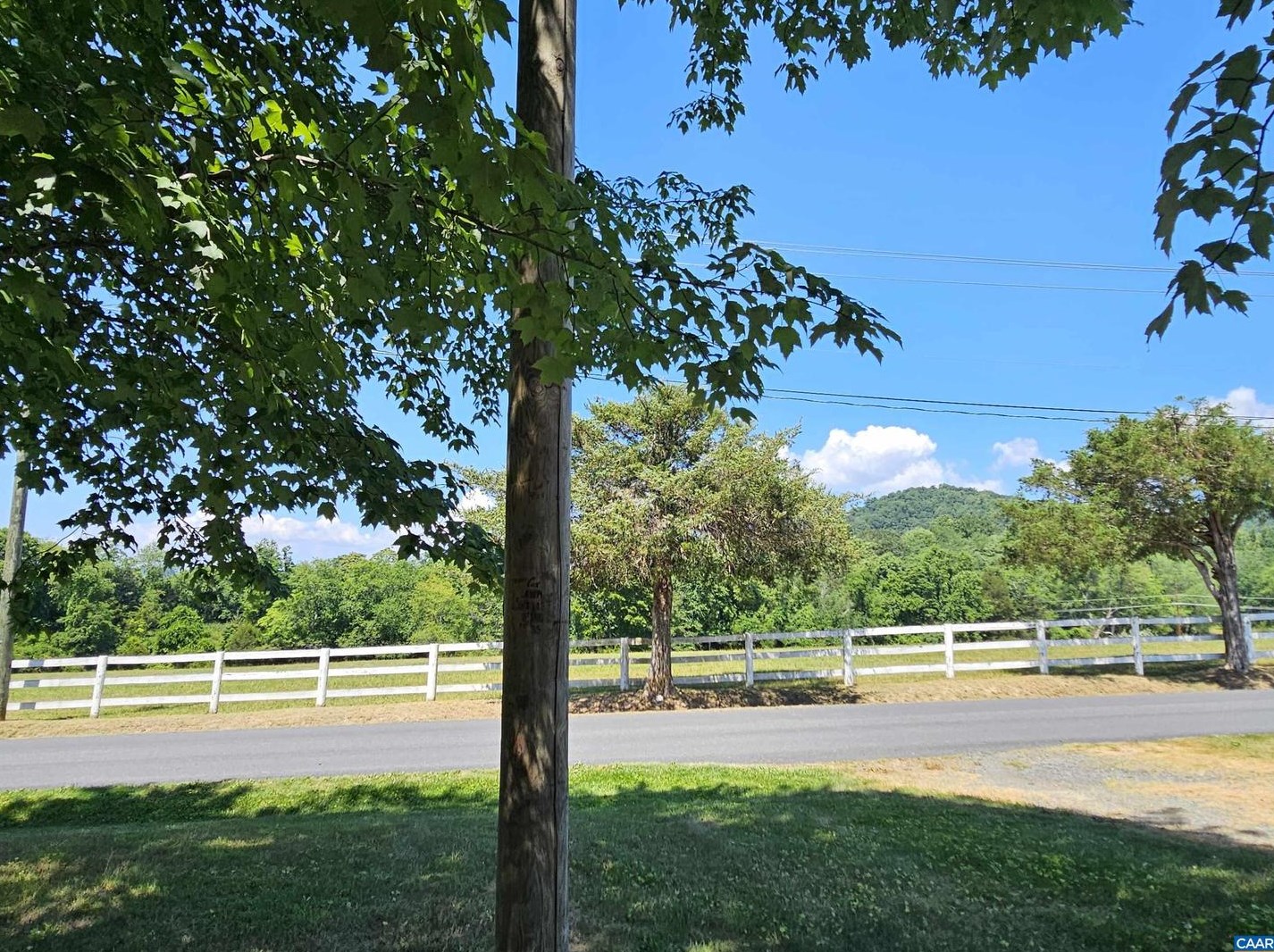 416 Ford Ave, Stanardsville, VA 22973
