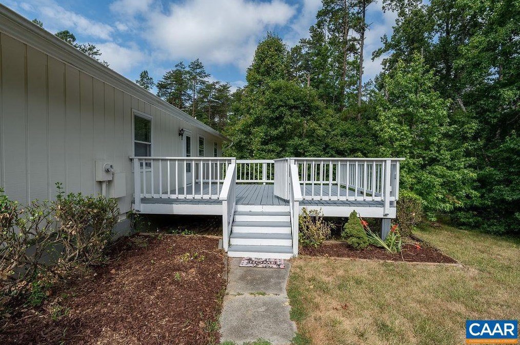 339 Dogwood Dr, Kents Store, VA 23084