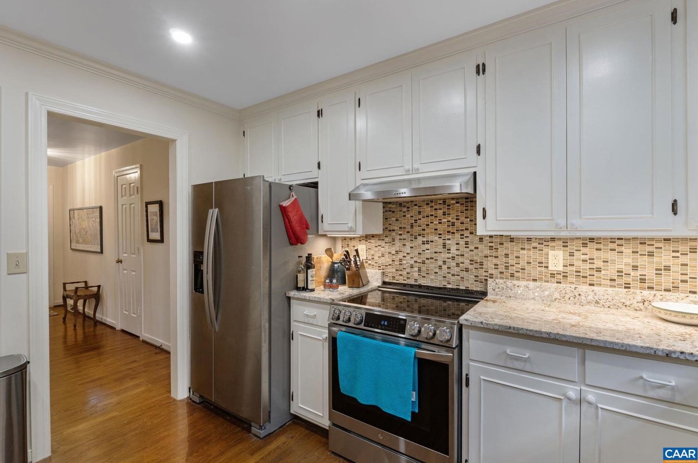 1817 University Cir, Charlottesville VA 22903-1801 exterior