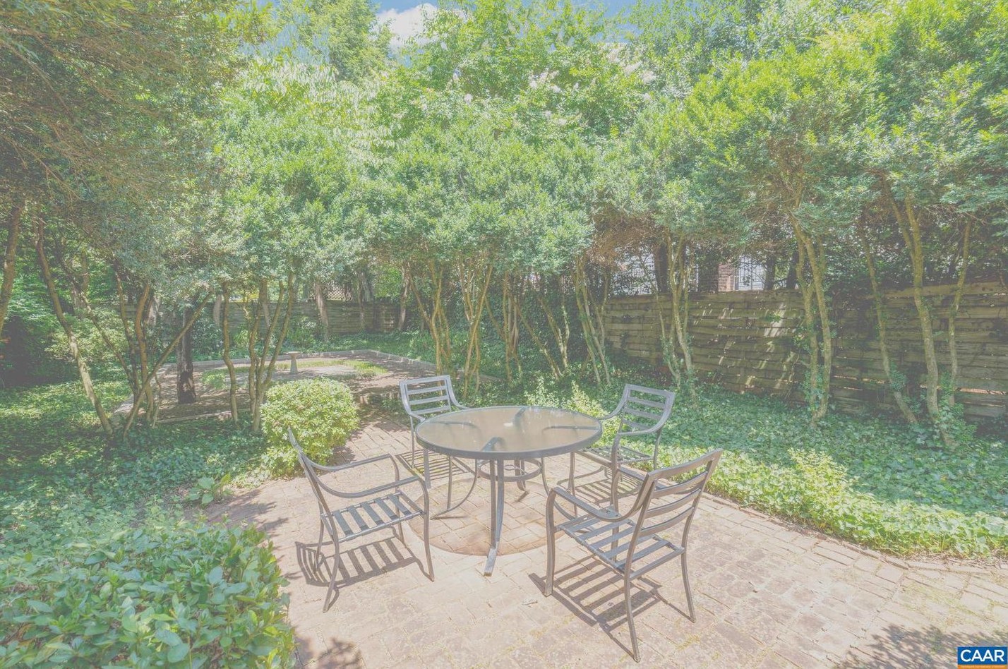1817 University Cir, Charlottesville VA 22903-1801 exterior