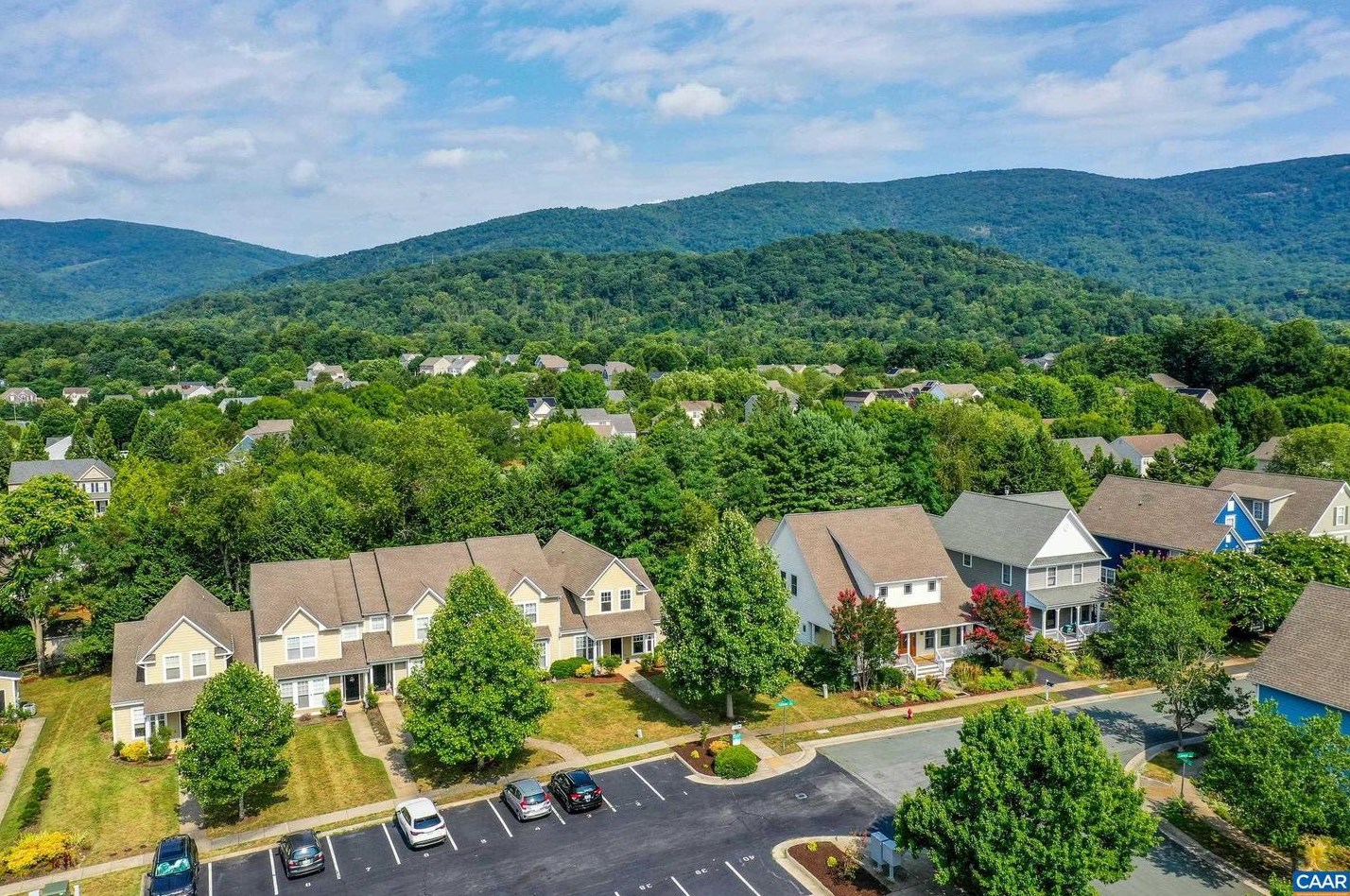 1110 Edmond Ct, Crozet, VA 22932
