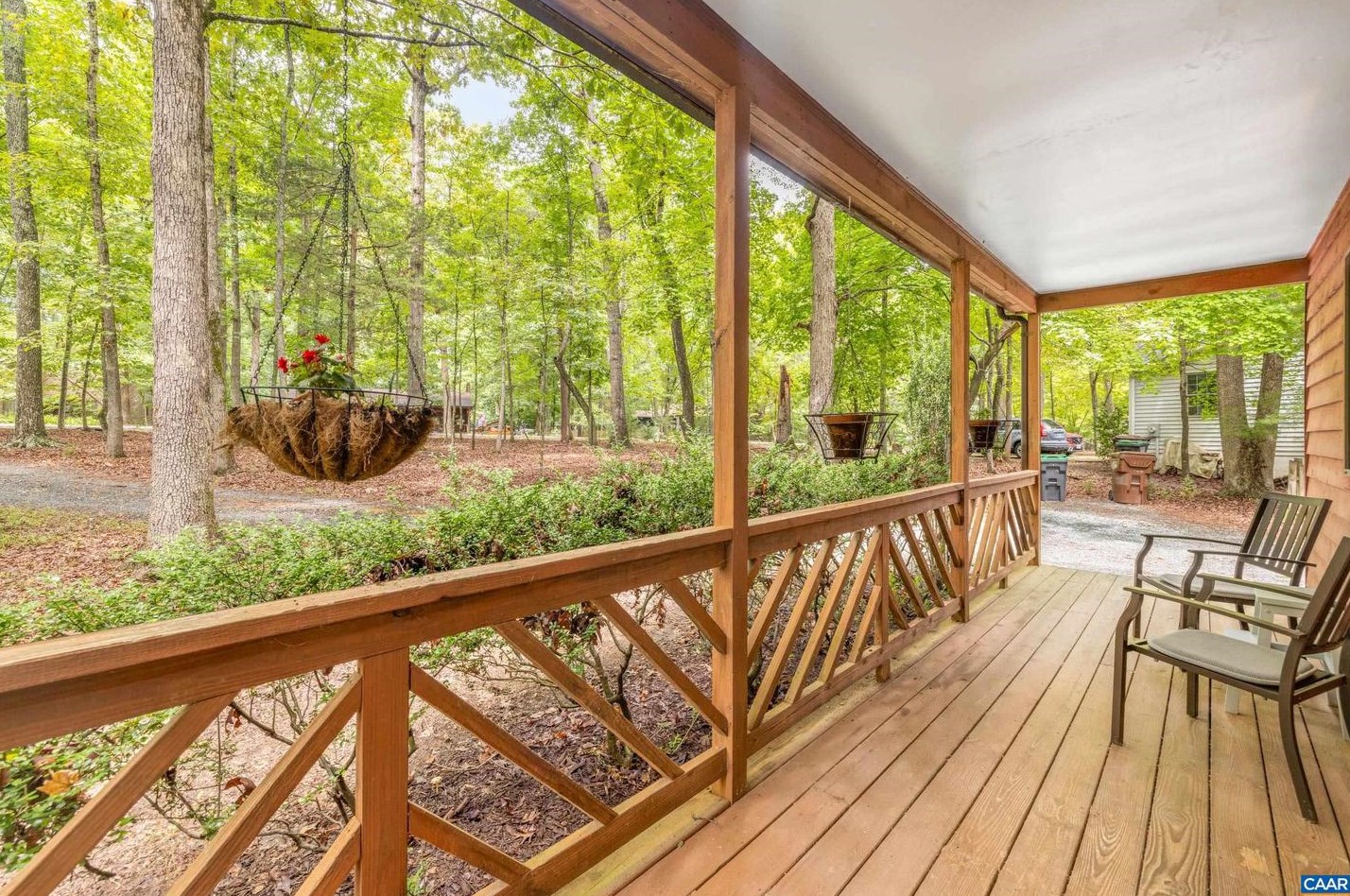 15 Long Leaf Ln, Bybee, VA 22963