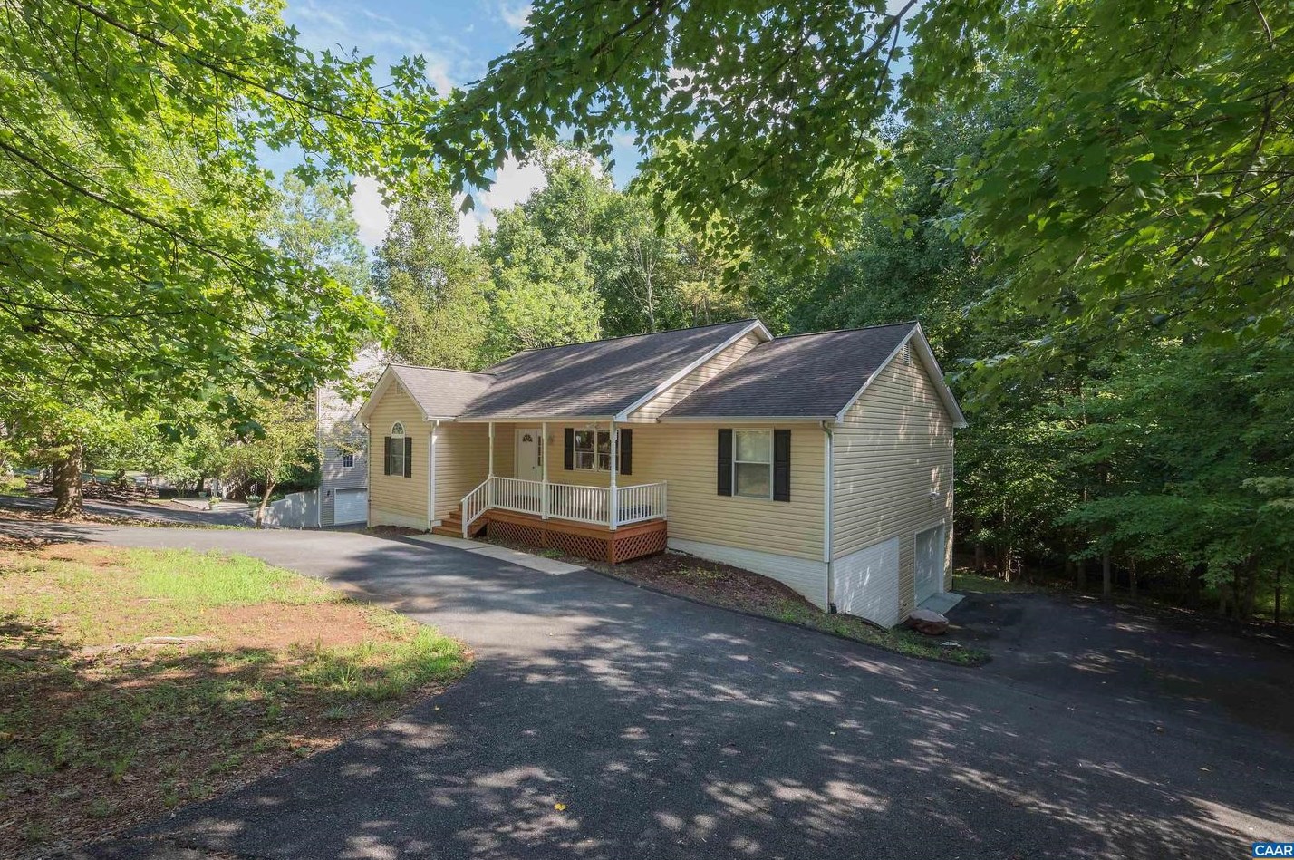 23 Zephyr Rd, Bybee, VA 22963