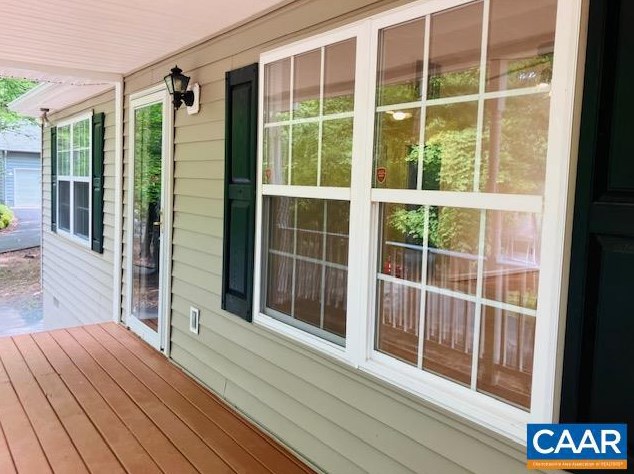 2 Laurel Ln, Bybee, VA 22963