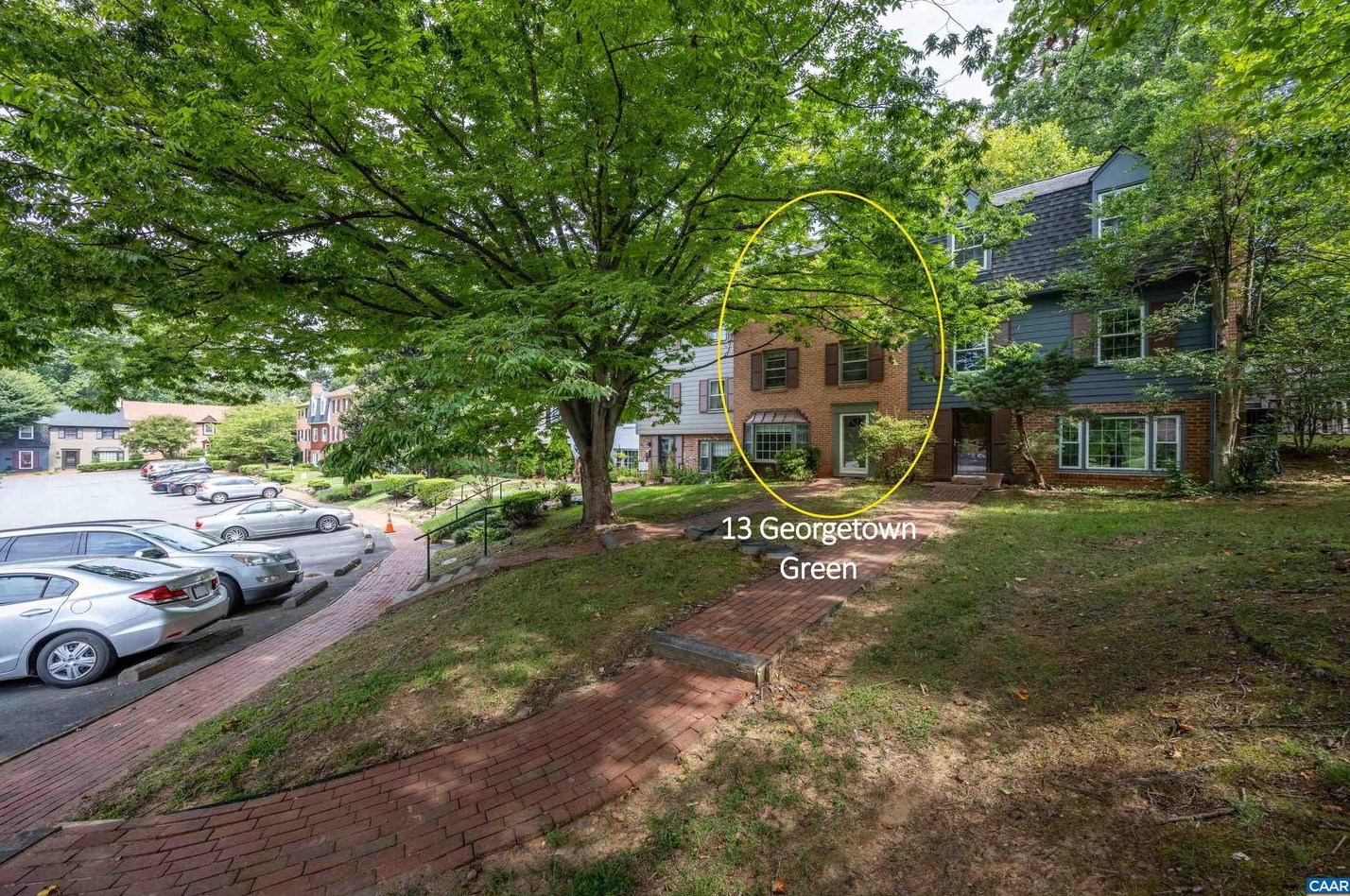 13 Georgetown Grn, Charlottesville, VA 22901-2142