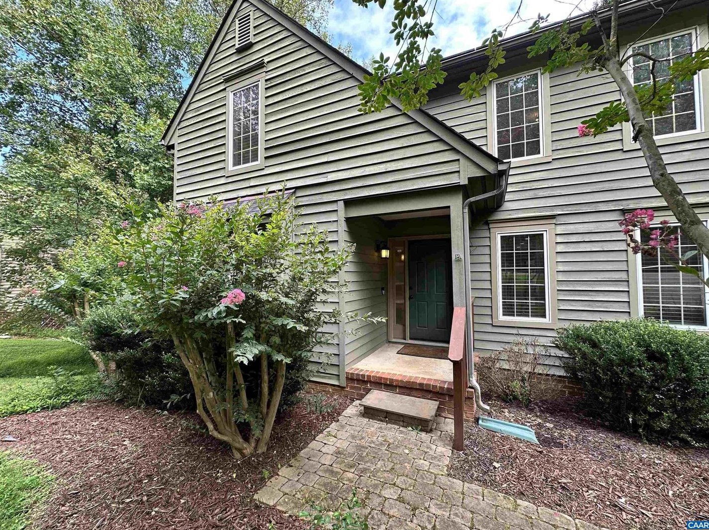 1725 Stoney Creek Dr, Charlottesville, VA 22902-7200
