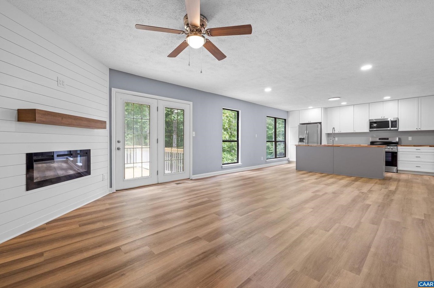 15 Tanglewood Rd, Bybee, VA 22963