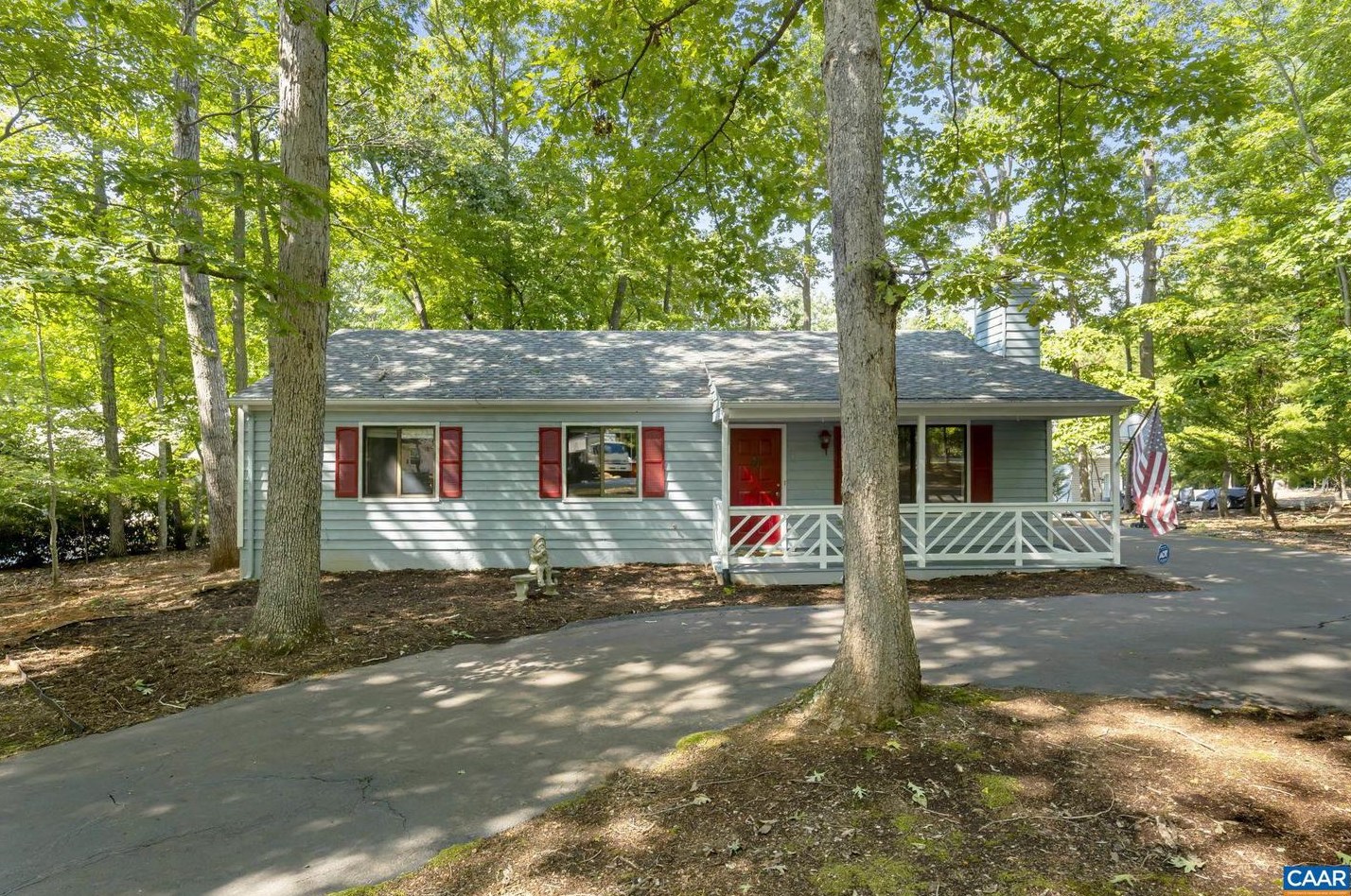 3 Par Ct, Bybee, VA 22963