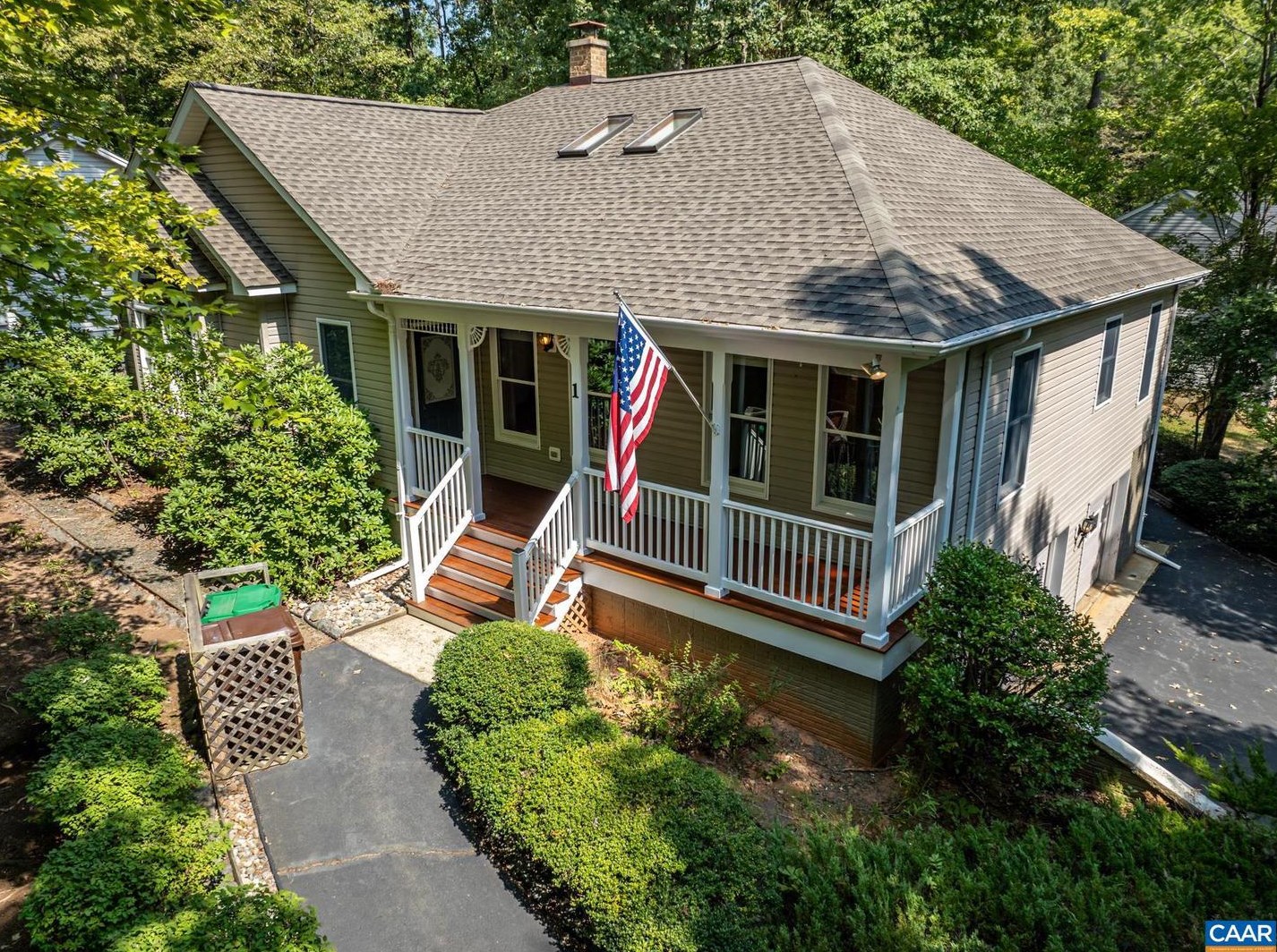 1 Woodridge Rd, Bybee, VA 22963