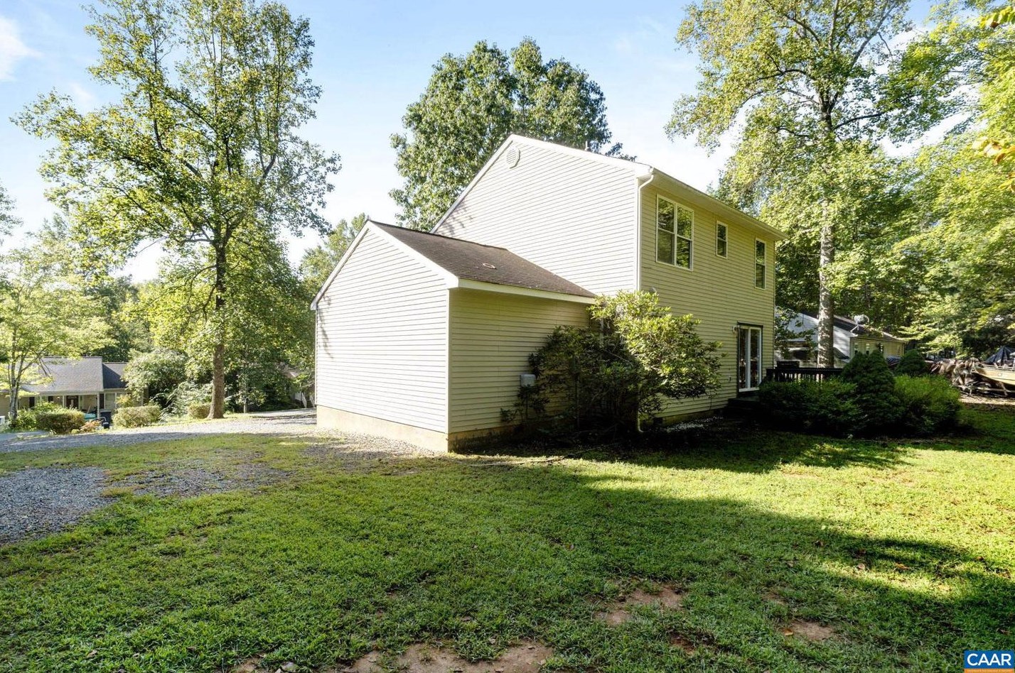 12 Overlook Cir, Bybee, VA 22963