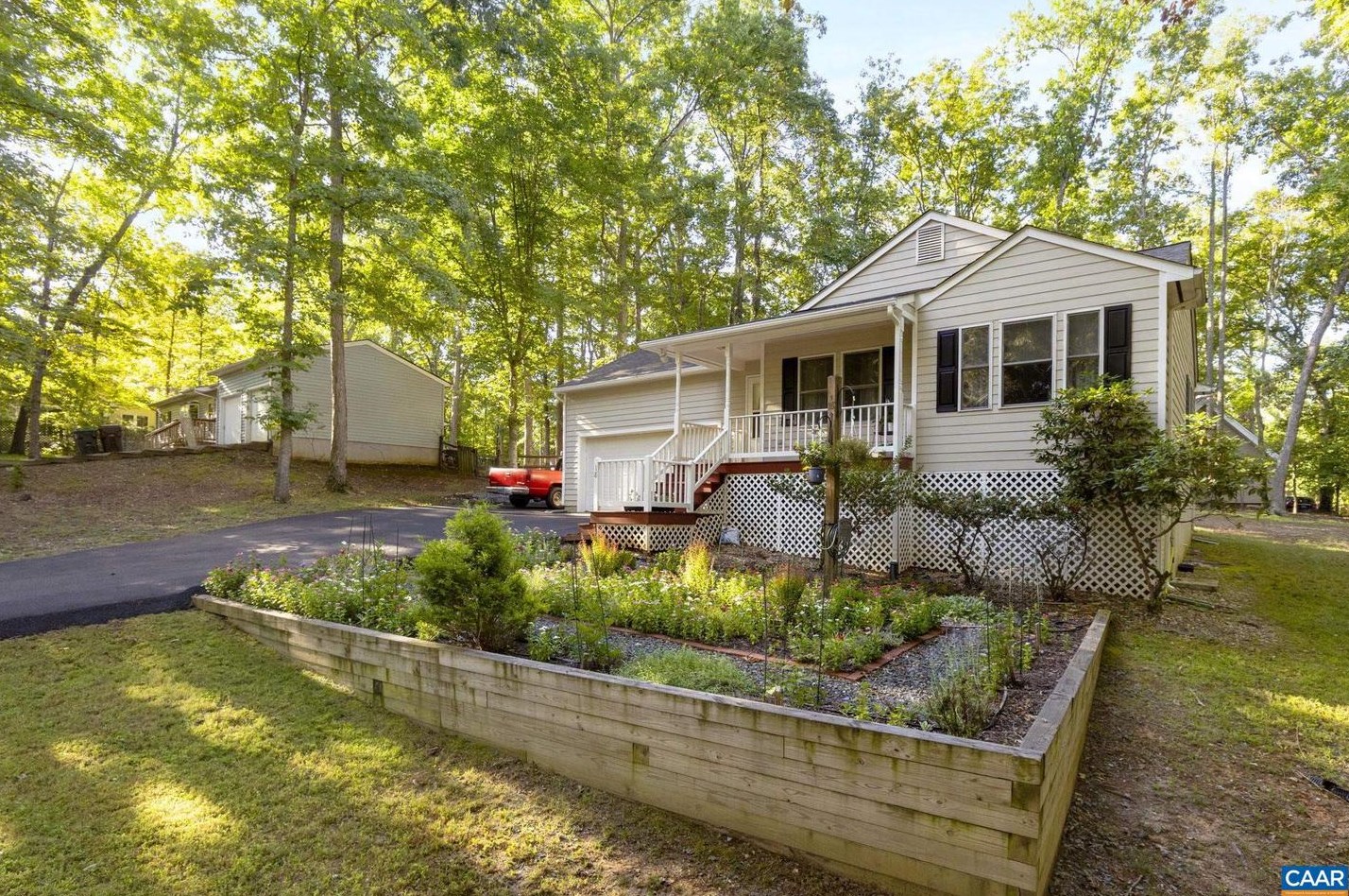 18 Wisteria Way, Bybee, VA 22963